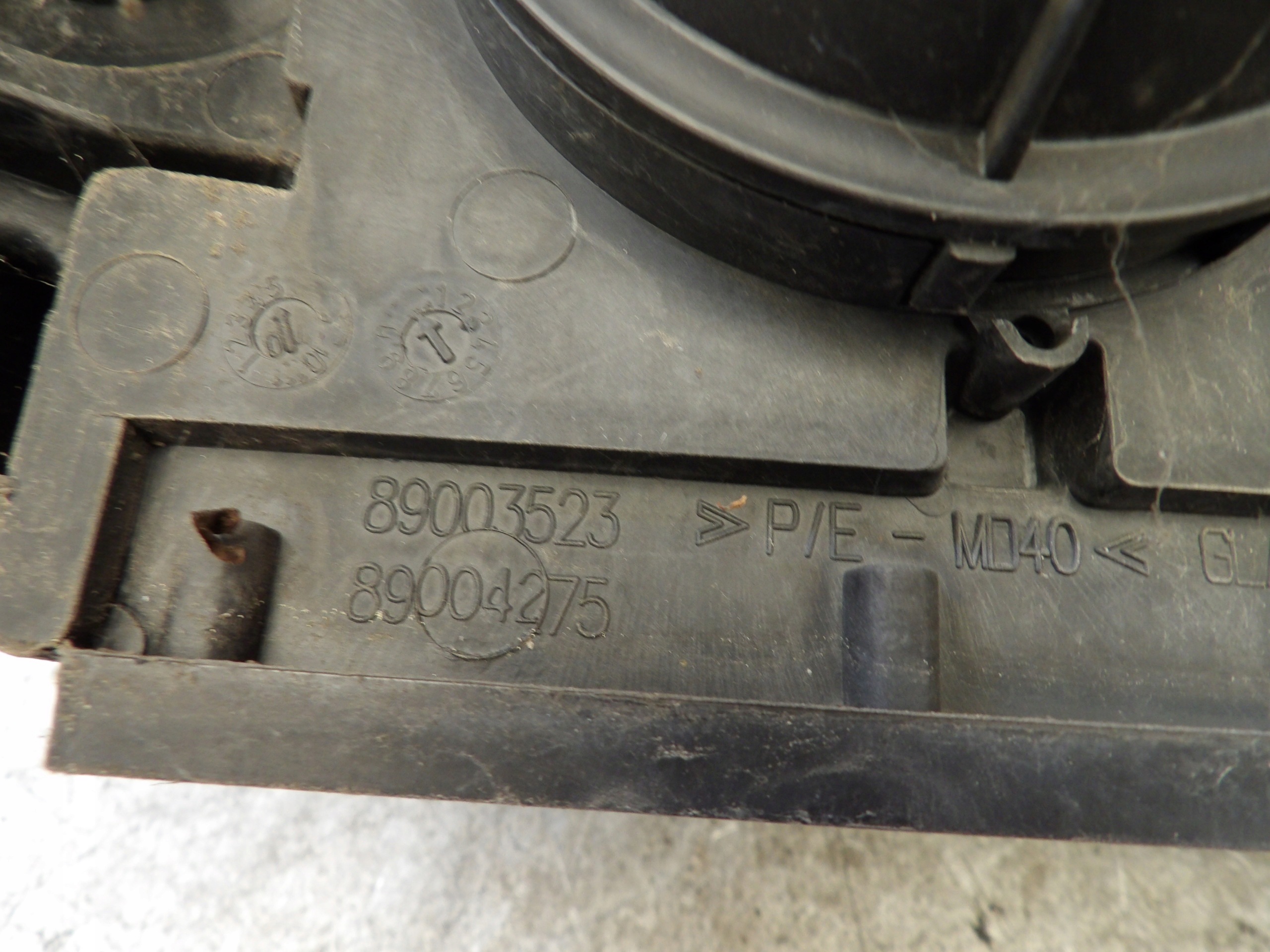 Renault Laguna II light front left