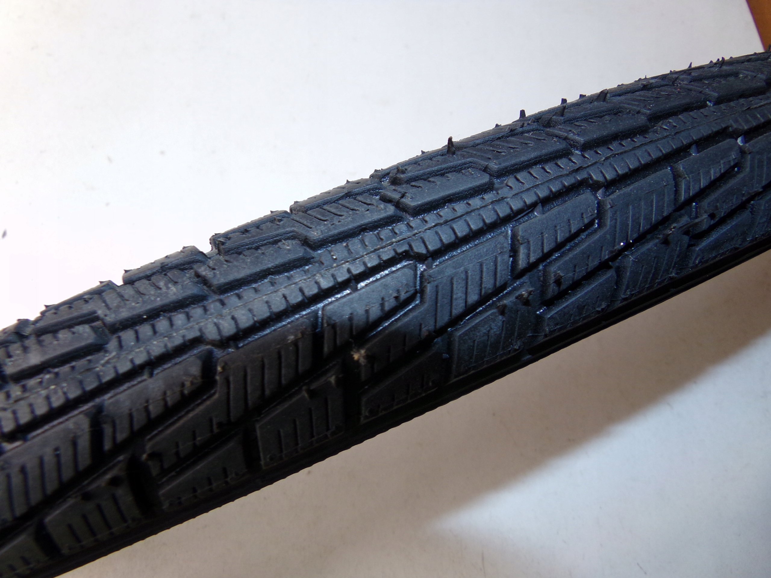 OPONA TREKINGOWA VEE CITY CRUZ 700X 42C