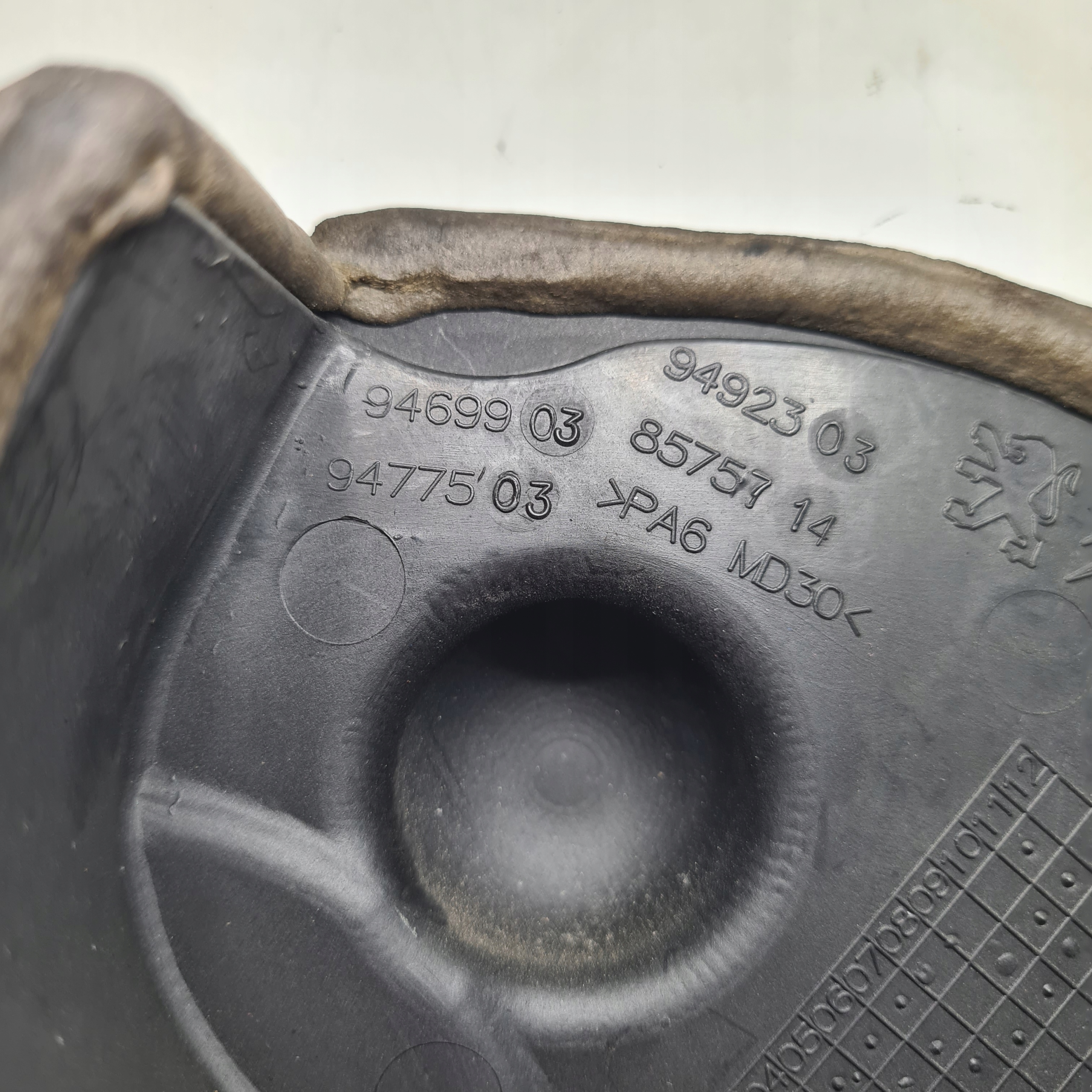 Peugeot Partner II Couvercle carter distribution 1.6HDi 9492303