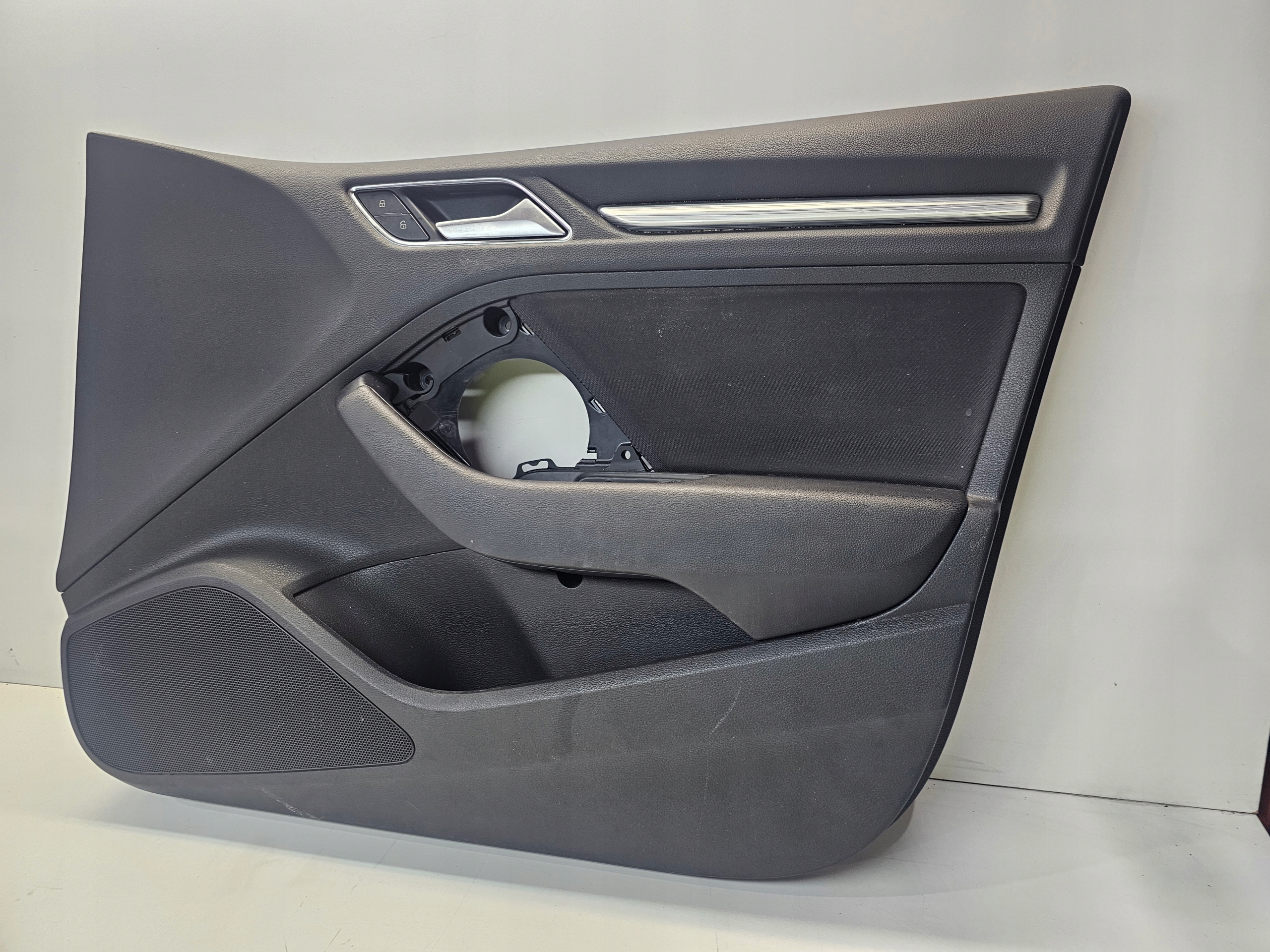 side door right front AUDI A3 8V sedan 8V5867106 UK