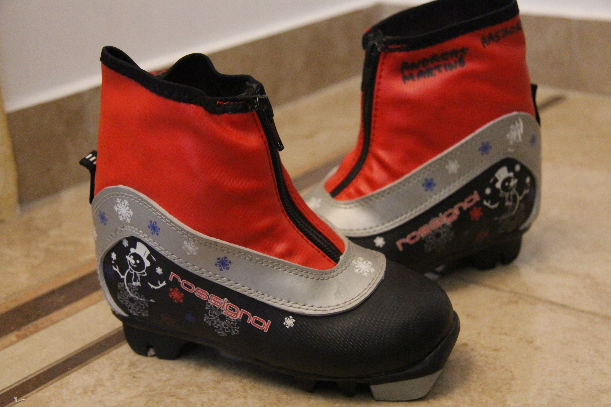 ROSSIGNOL -NNN - ROZ.28/18CM Model ROSSIGNOL