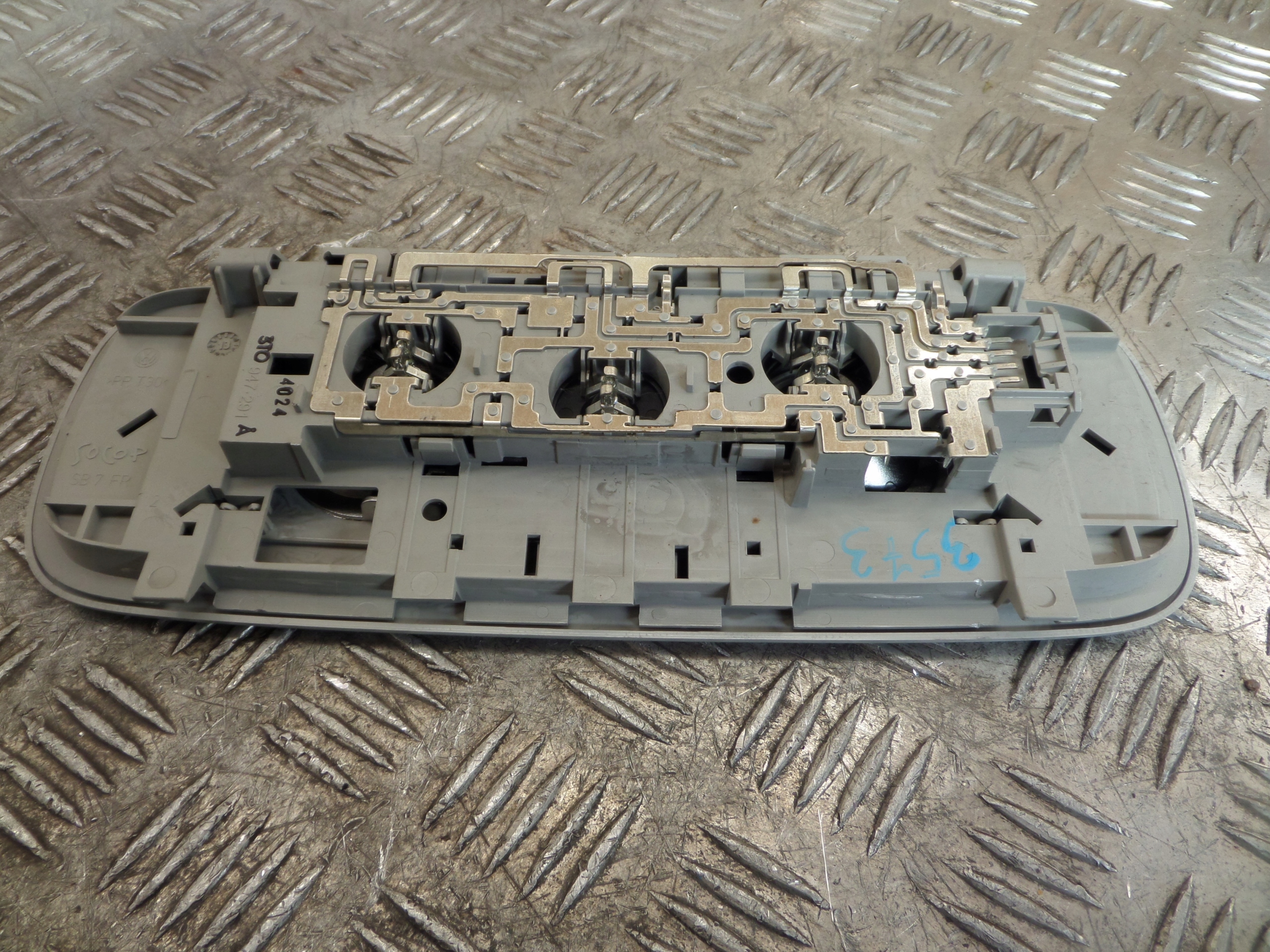 light oswietlenie cabs Skoda OE 3T0947291A
