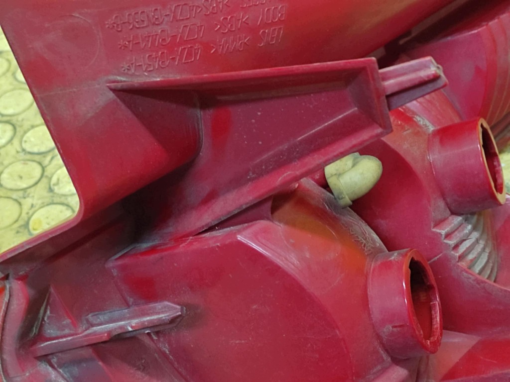 CITROEN C4 light left rear part 9655864080