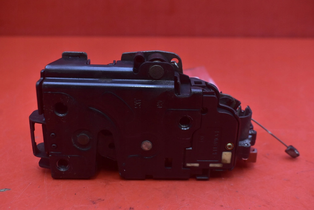 lock door left front front EU 3D1837015ZCX VW JETTA 5 V sedan 05-11