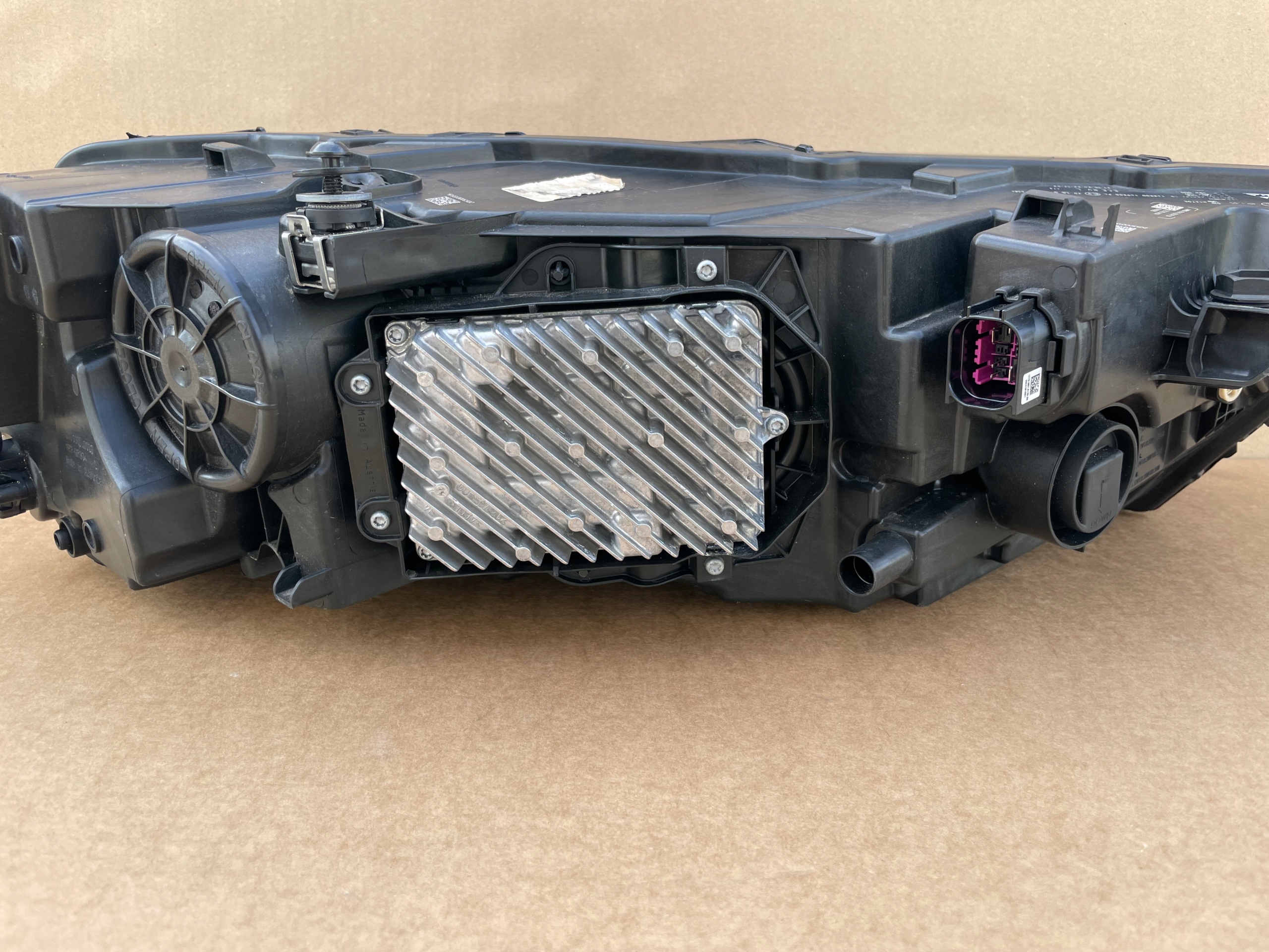 light MATRIX AUDI Q7 4M0941039D as new original complete left