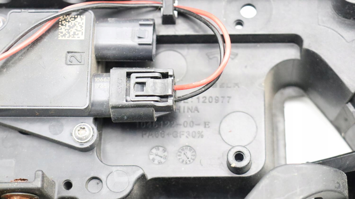 TESLA MODEL S LIFT KLAMKA DRZWI PRAWA TYLNA Installation side Rear right