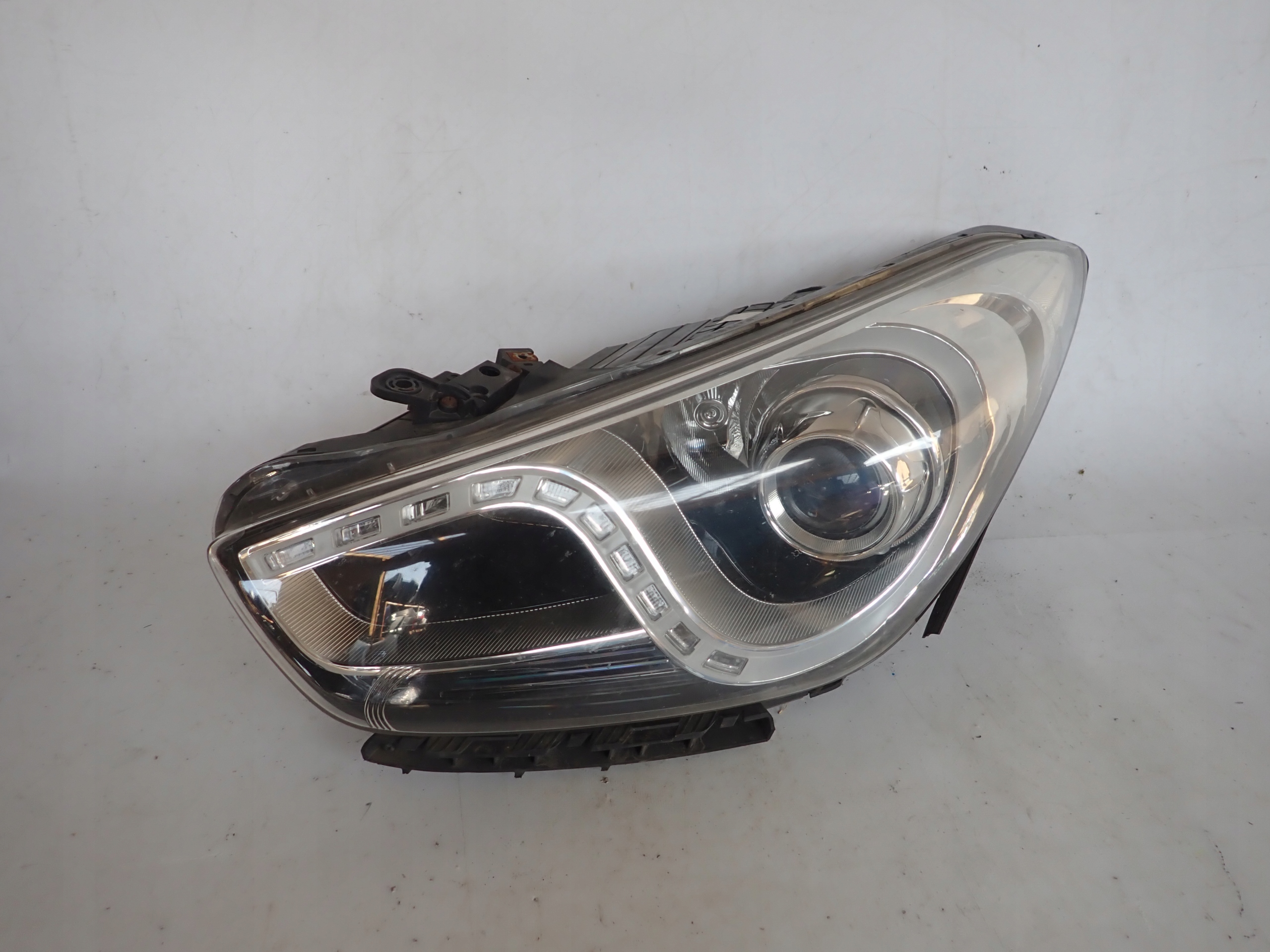 HYUNDAI I40 11-14 light front front left LED
