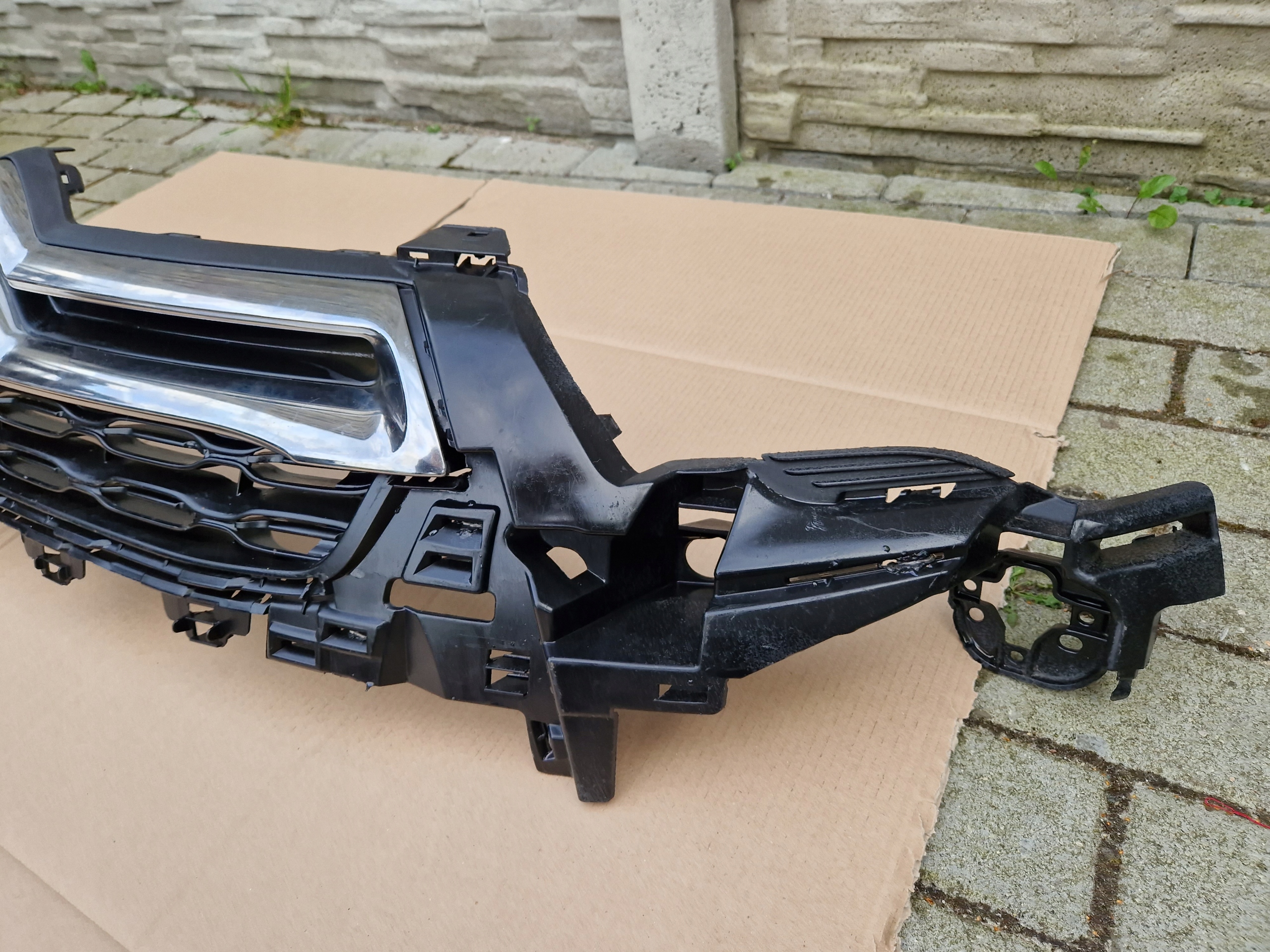 CITROEN Ds4 решетка радиатора