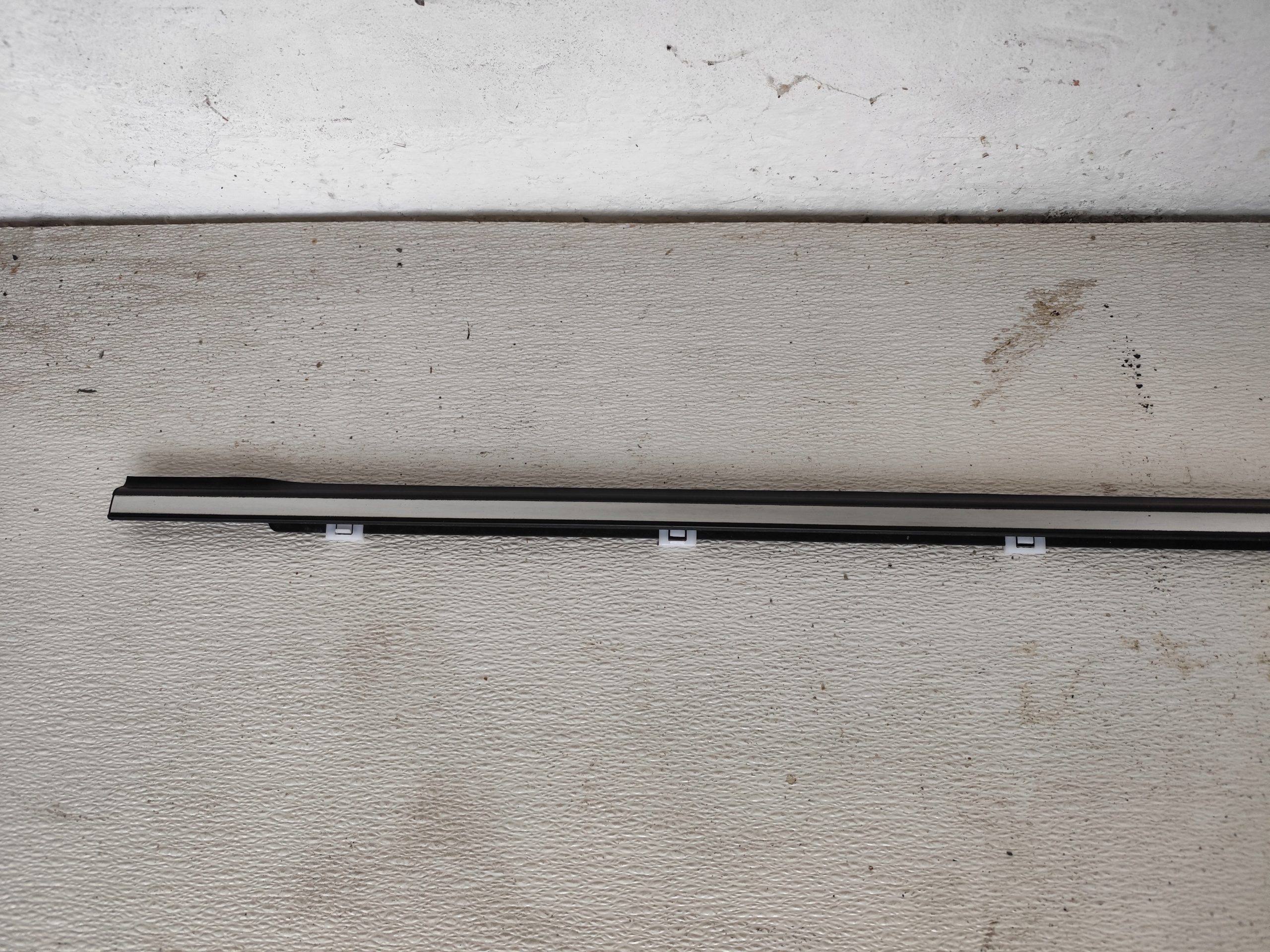 SSANGYONG TIVOLI 2016 1.6 E-XGI moulding CHROM dust door right front