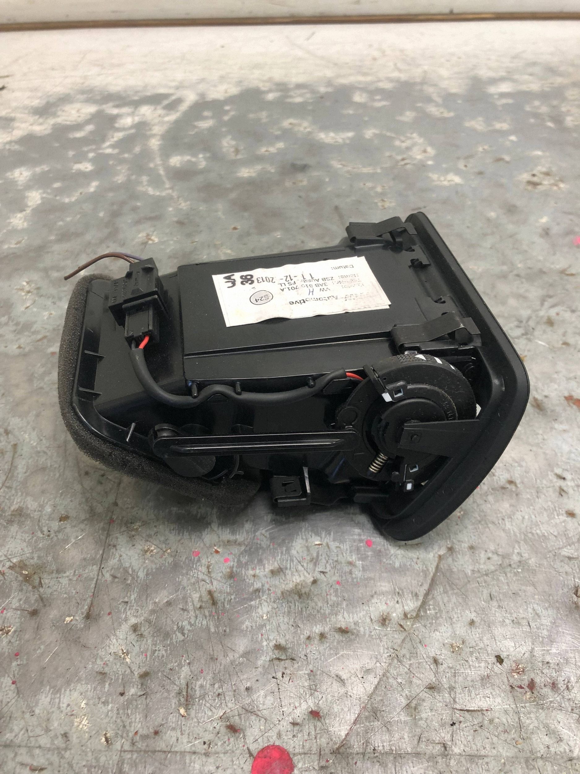 grid air conditioning devices left front VW PASSAT B7 3AB819701A