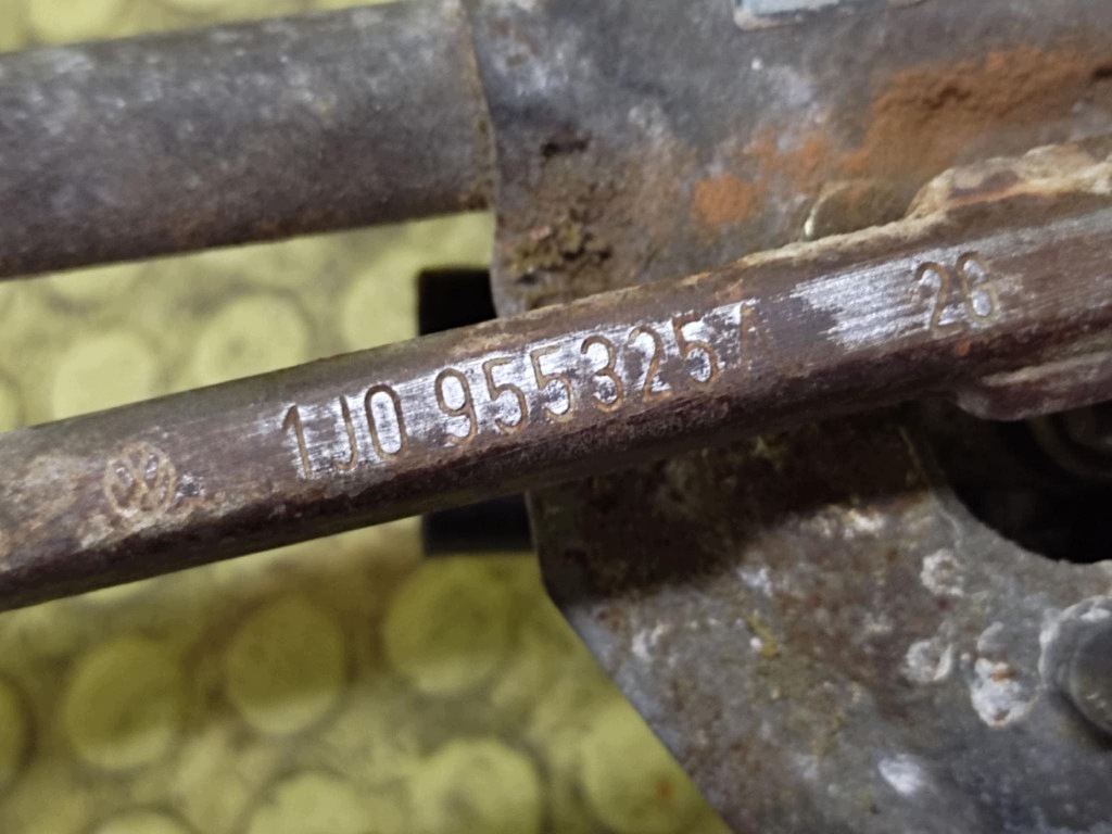 AUDI A3 8L wiper mechanism front 1J1955113C
