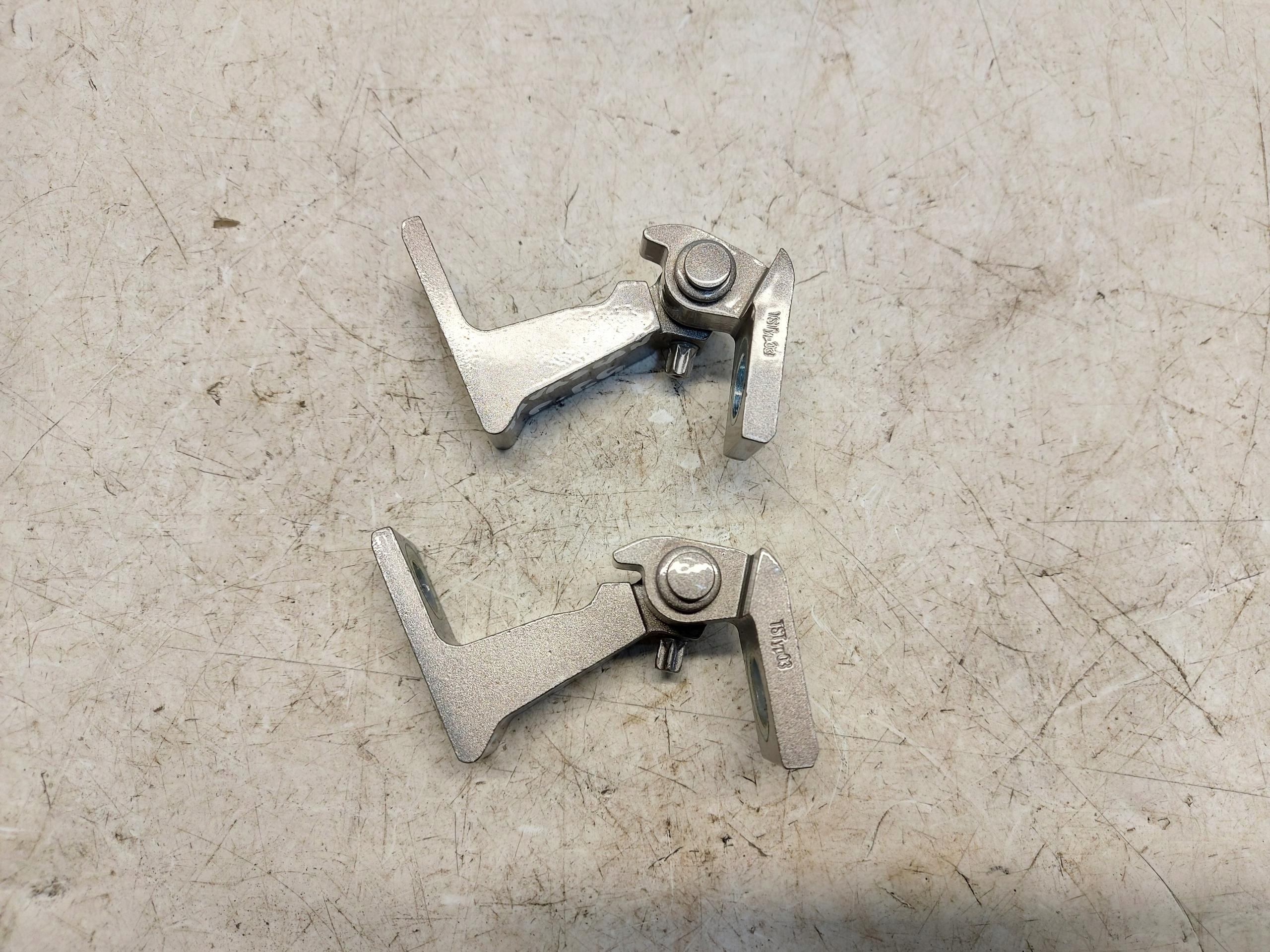 Cupra Tavascan 11H 2025 hinge door right front upper lower kpl.