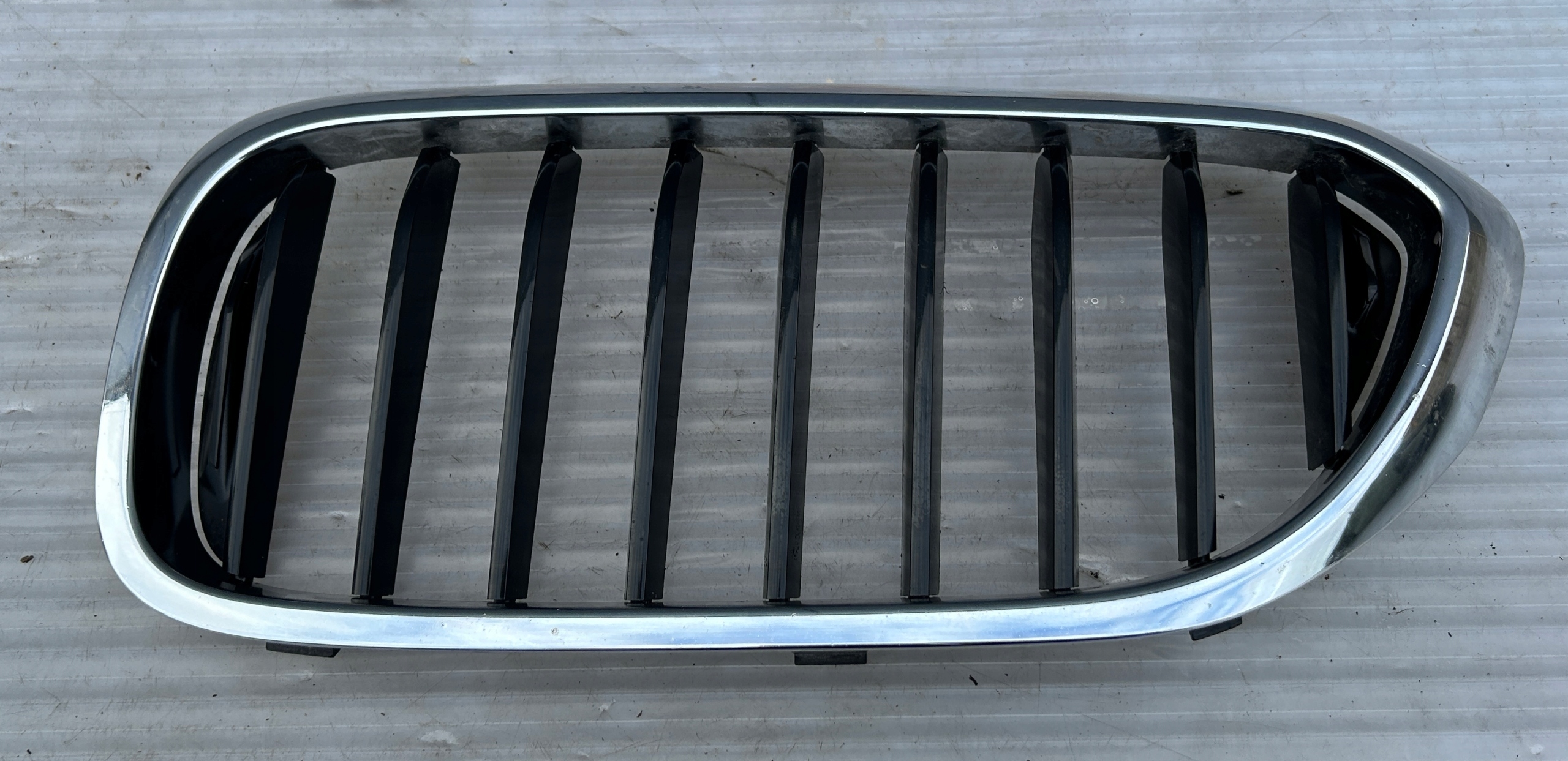 hűtőrács maszk hip pack bal BMW 5 G30 G31 7383519