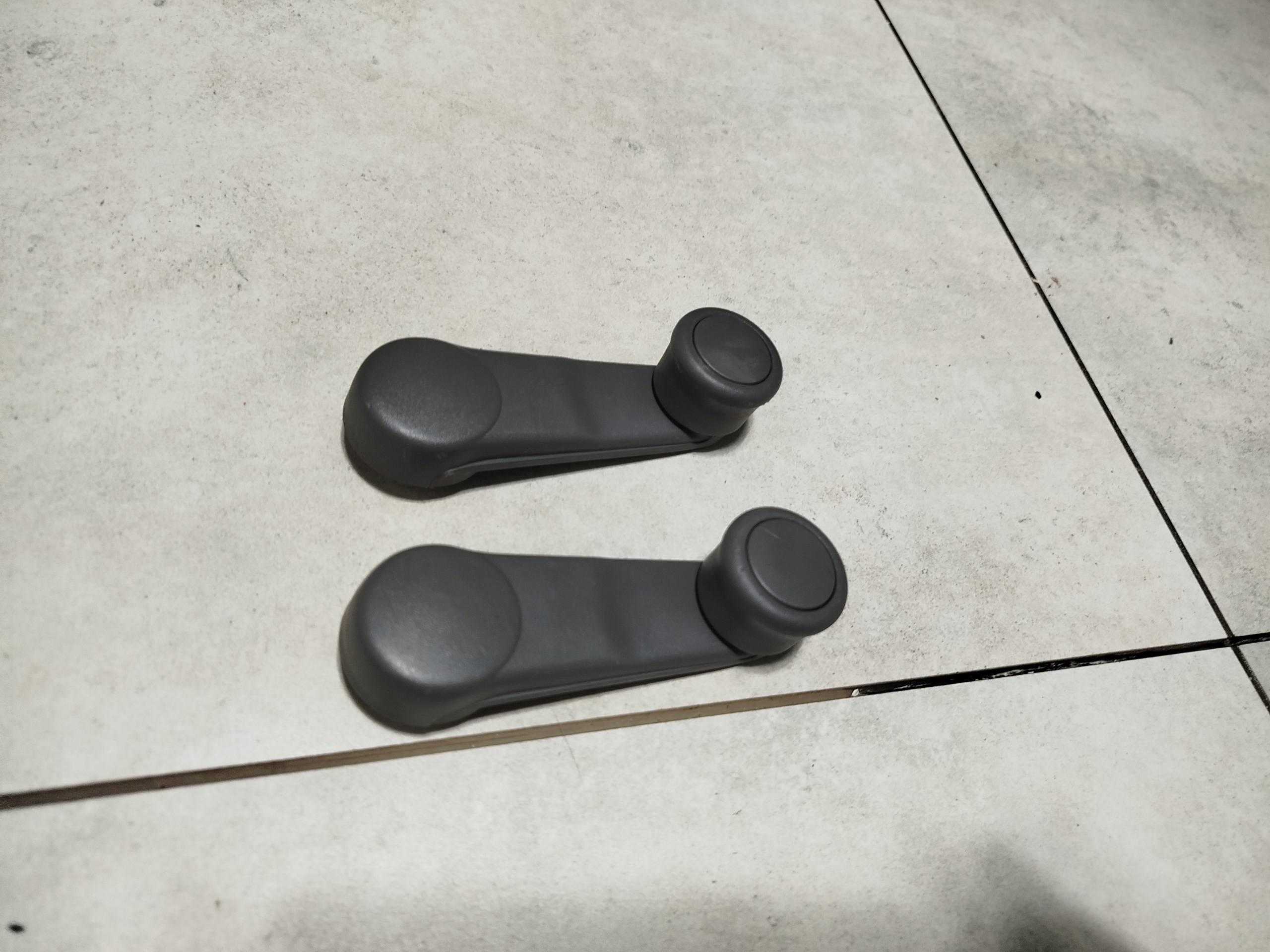 KORBKA OPUSZCZANIA SZYBY AUDI A4 B6 B7 SZARA SWING