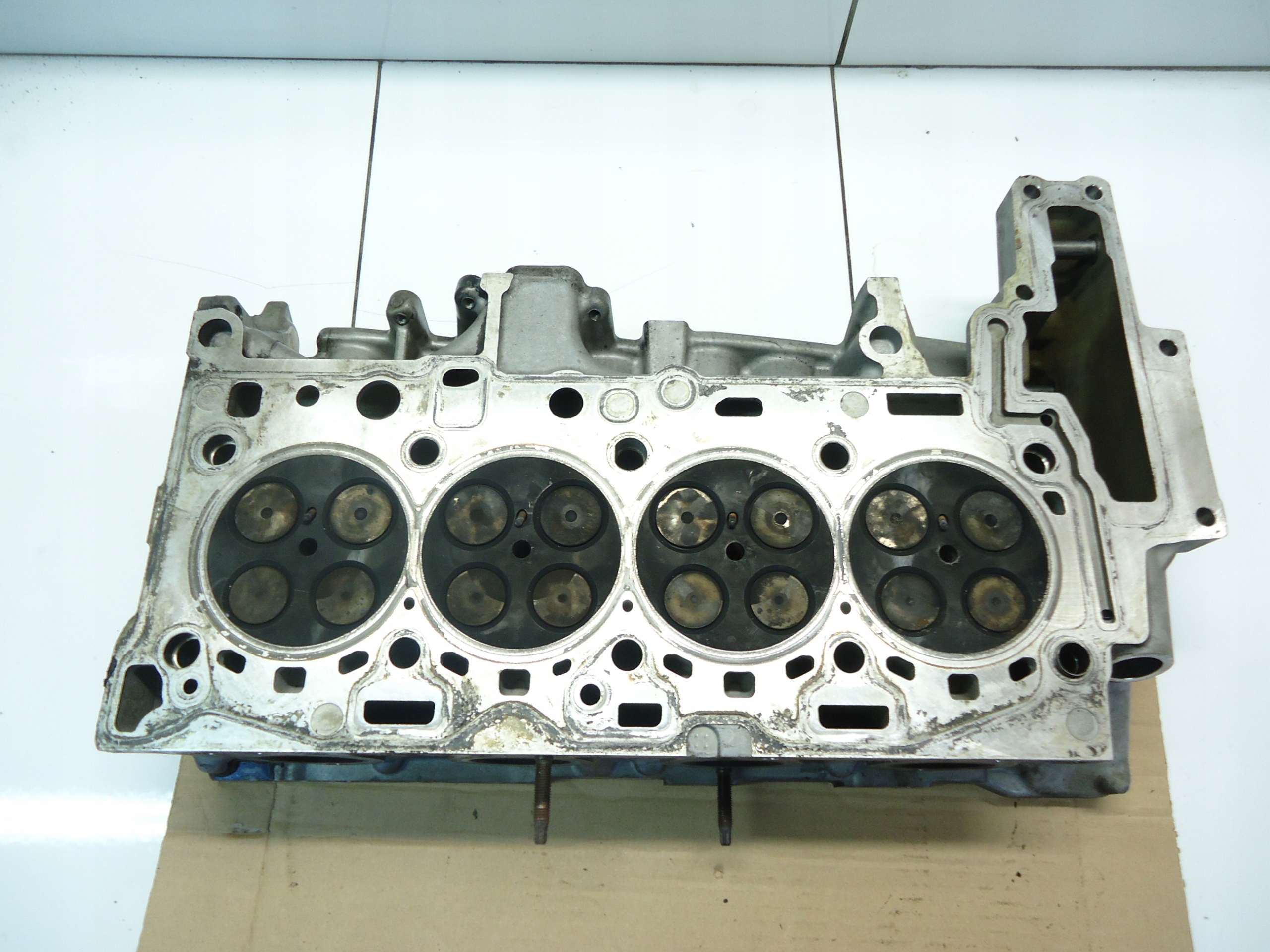 BMW 1 E87 2.0D N47D20 head. 7810465 does not have DZWIGIENEK