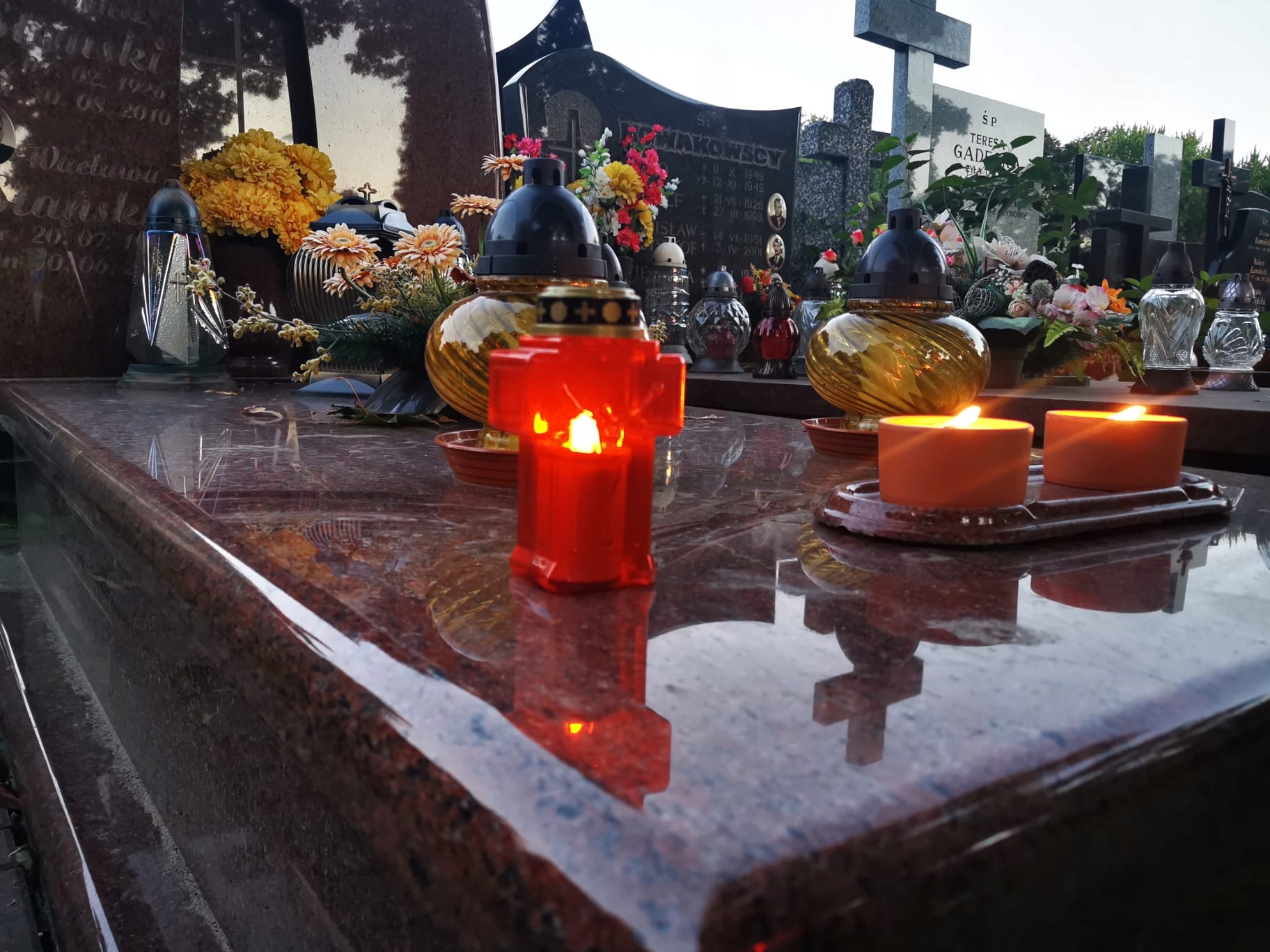 Wkład do znicza LED 15 × 9 cm z 2 bateriami AAA trwałe i bezpieczne