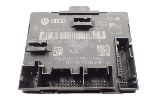 /P2/056 - AUDI A5 8T блок управления дверью 8T0959792P