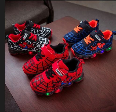 Świecące buty LED r. 30 dziecięce spiderman Rozmiar 30