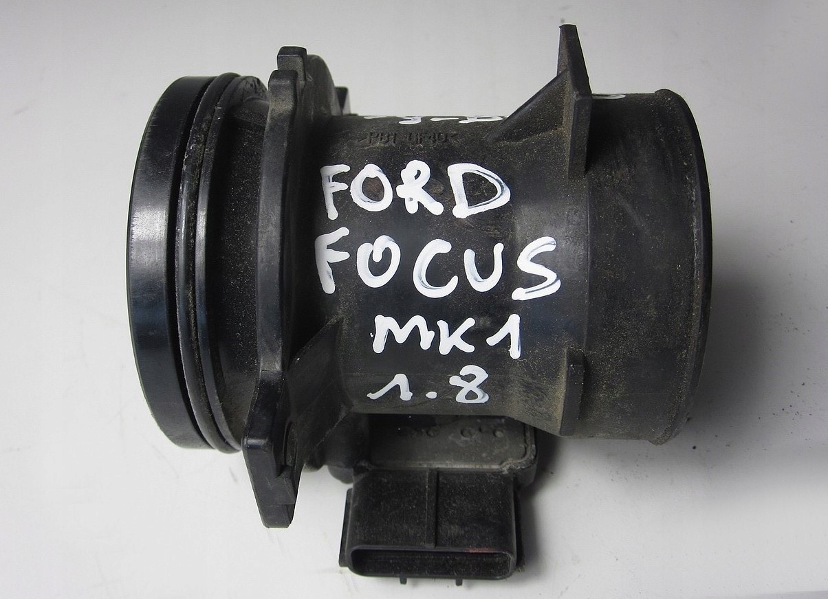 Датчик расхода воздуха форд фокус. Расходомер Ford Focus 1.8. Расходомер воздуха Форд фокус 3. ДМРВ Форд фокус 1 1.8. Байпасный клапан наддувочного воздуха Форд фокус 1.6 TDCI.