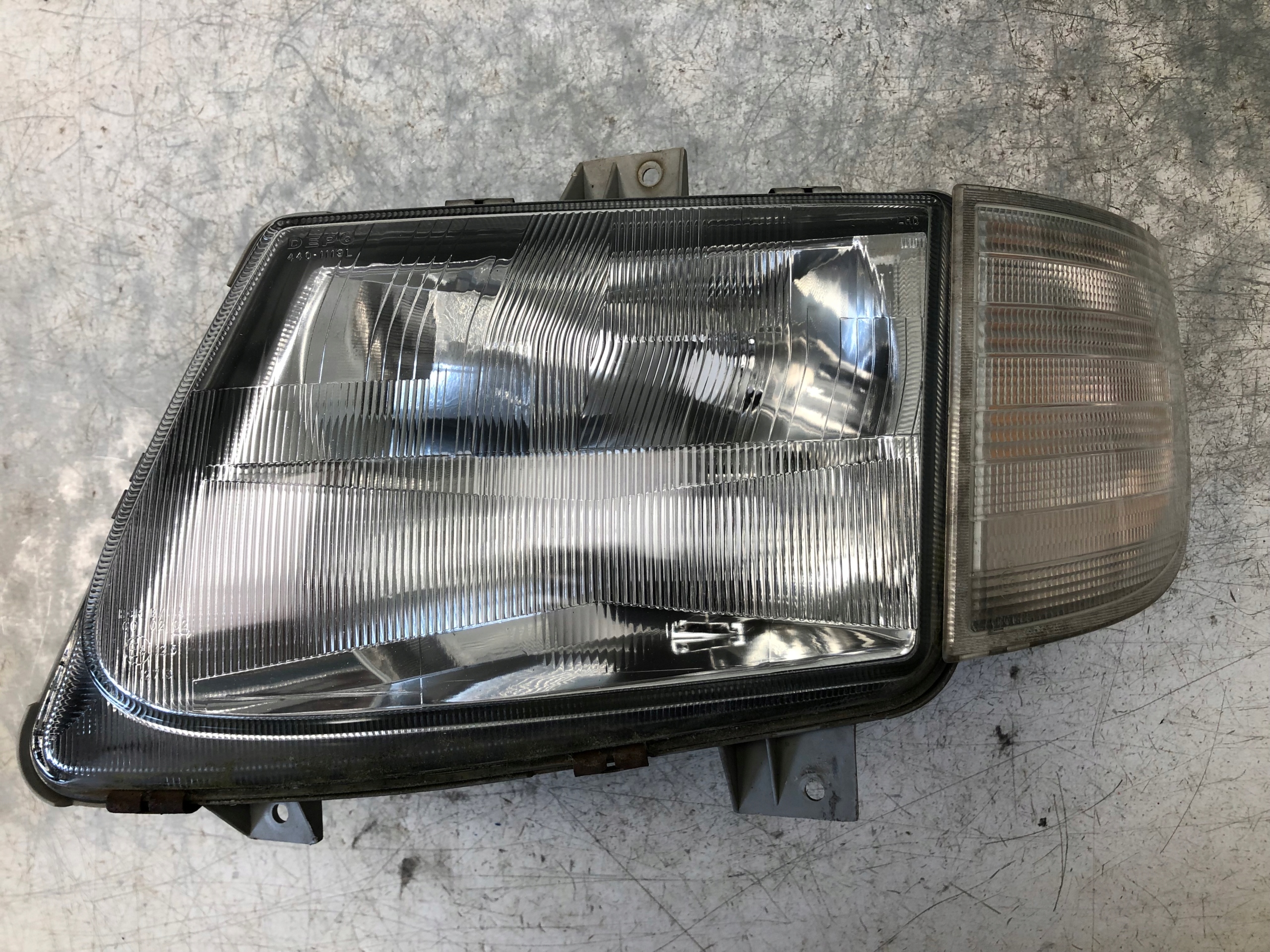 light indicator left front MERCEDES VITO W638