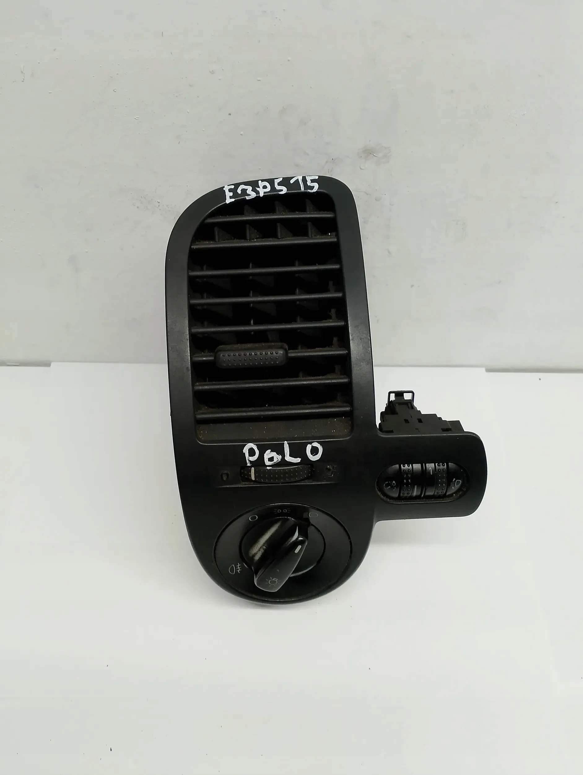 grid air conditioning devices Volkswagen Polo 6X1819703A