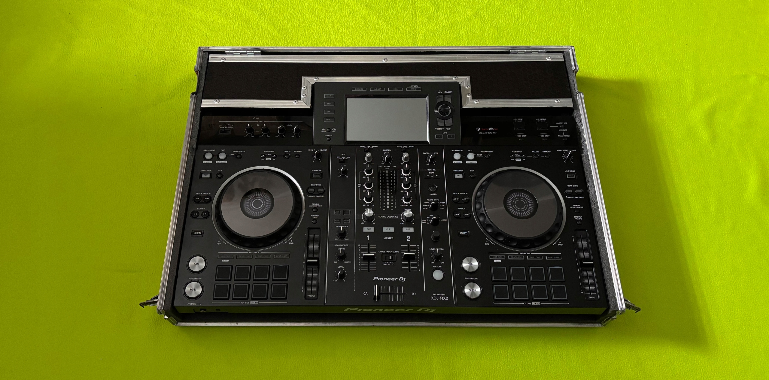 Pioneer DJ XDJ-RX 箱付き XDJ-RX (archived) All-in-one DJ system for rekordbox with a dual