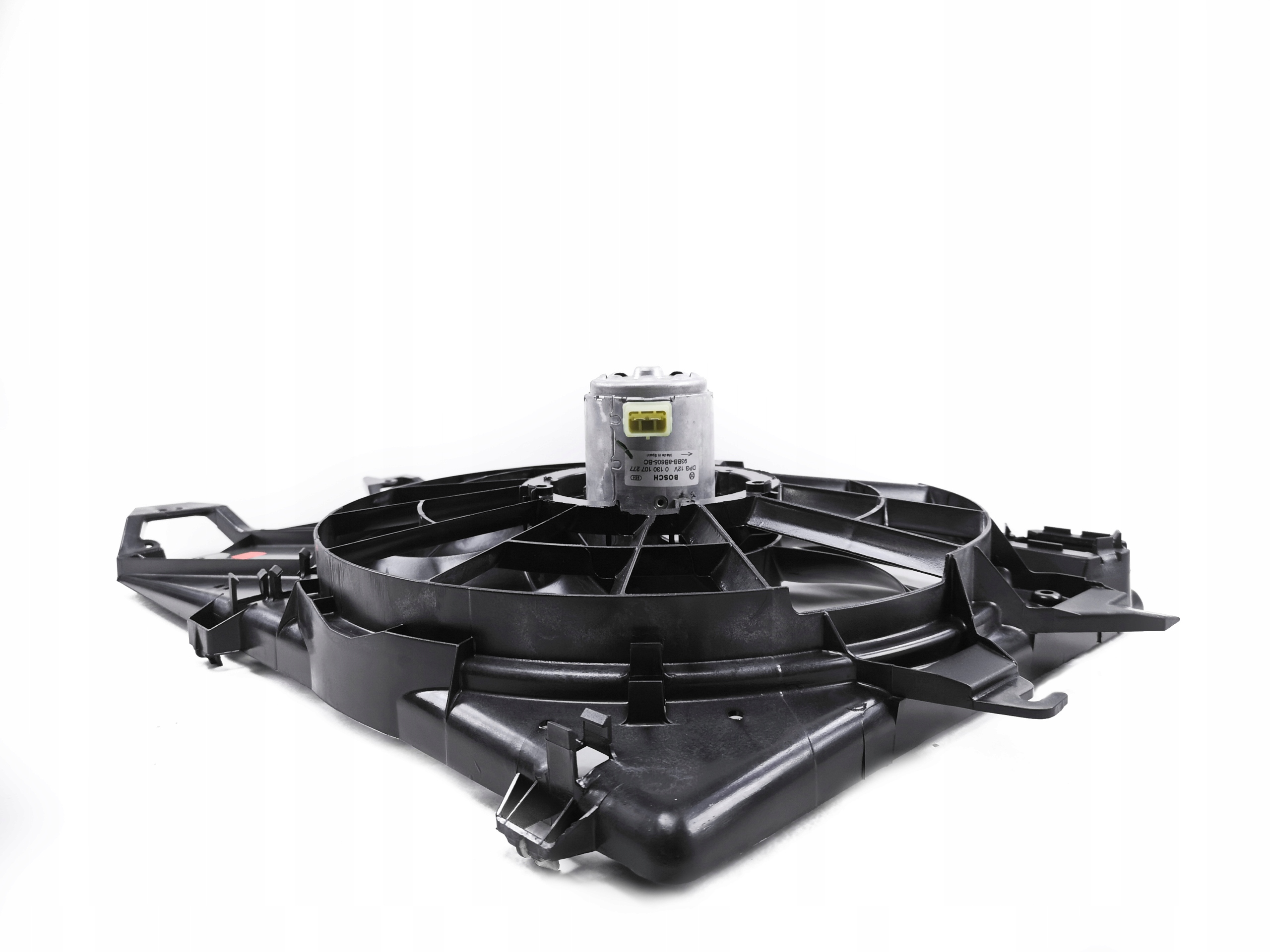 95BB8C607 - КОРПУС ВЕНТИЛЯТОРА РАДИАТОРА FORD FOCUS 1.8 TDCI