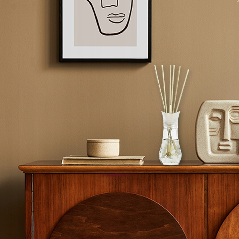 AIR WICK PATYCZKI ZAPACHOWE ZAPACH DRZEWO SANDAŁOWE I ZMYSŁOWA WANILIA 30ML Marka Air Wick