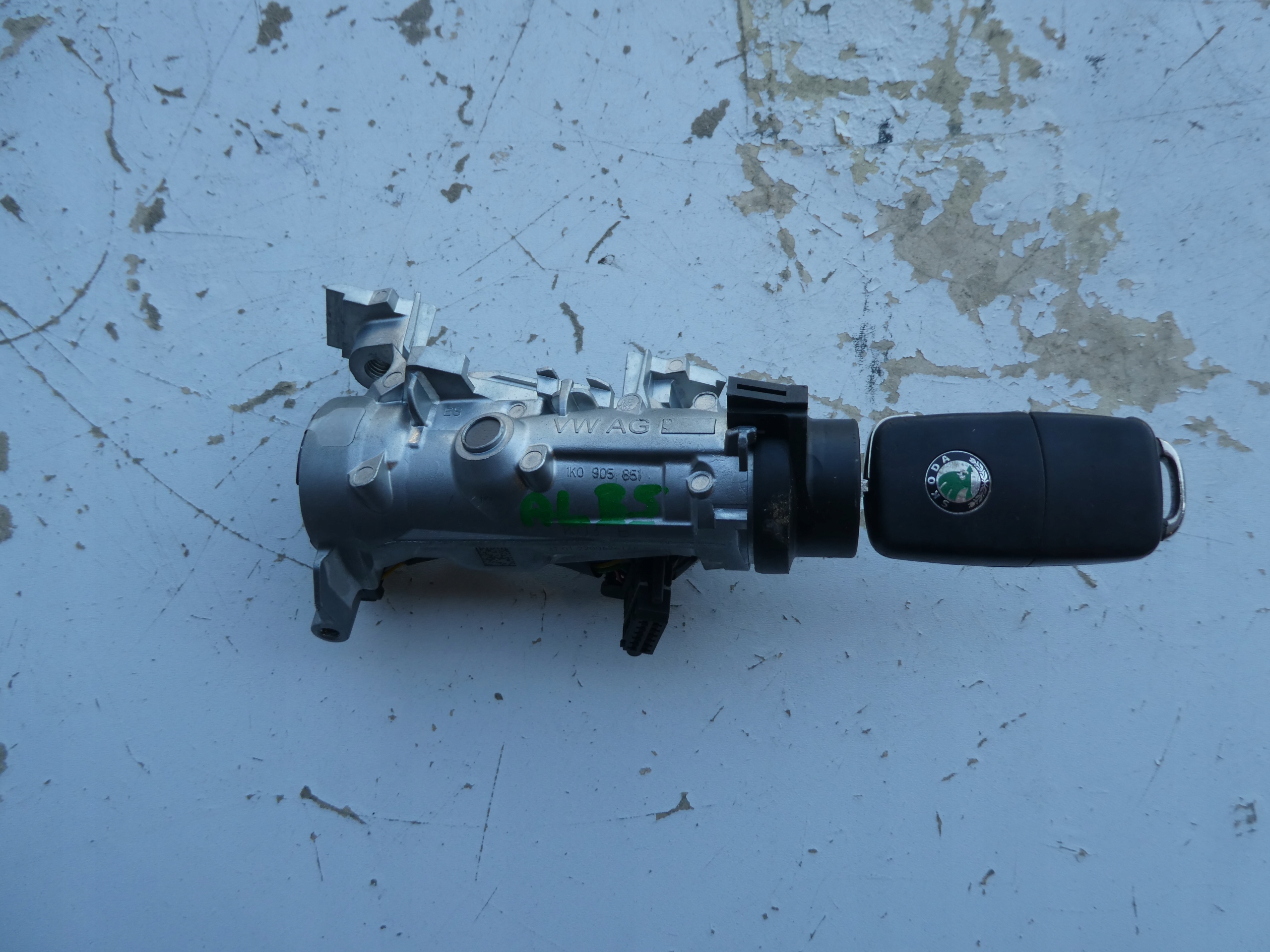 ignition Z KLUCZYKIEM SKODA 1K0905851