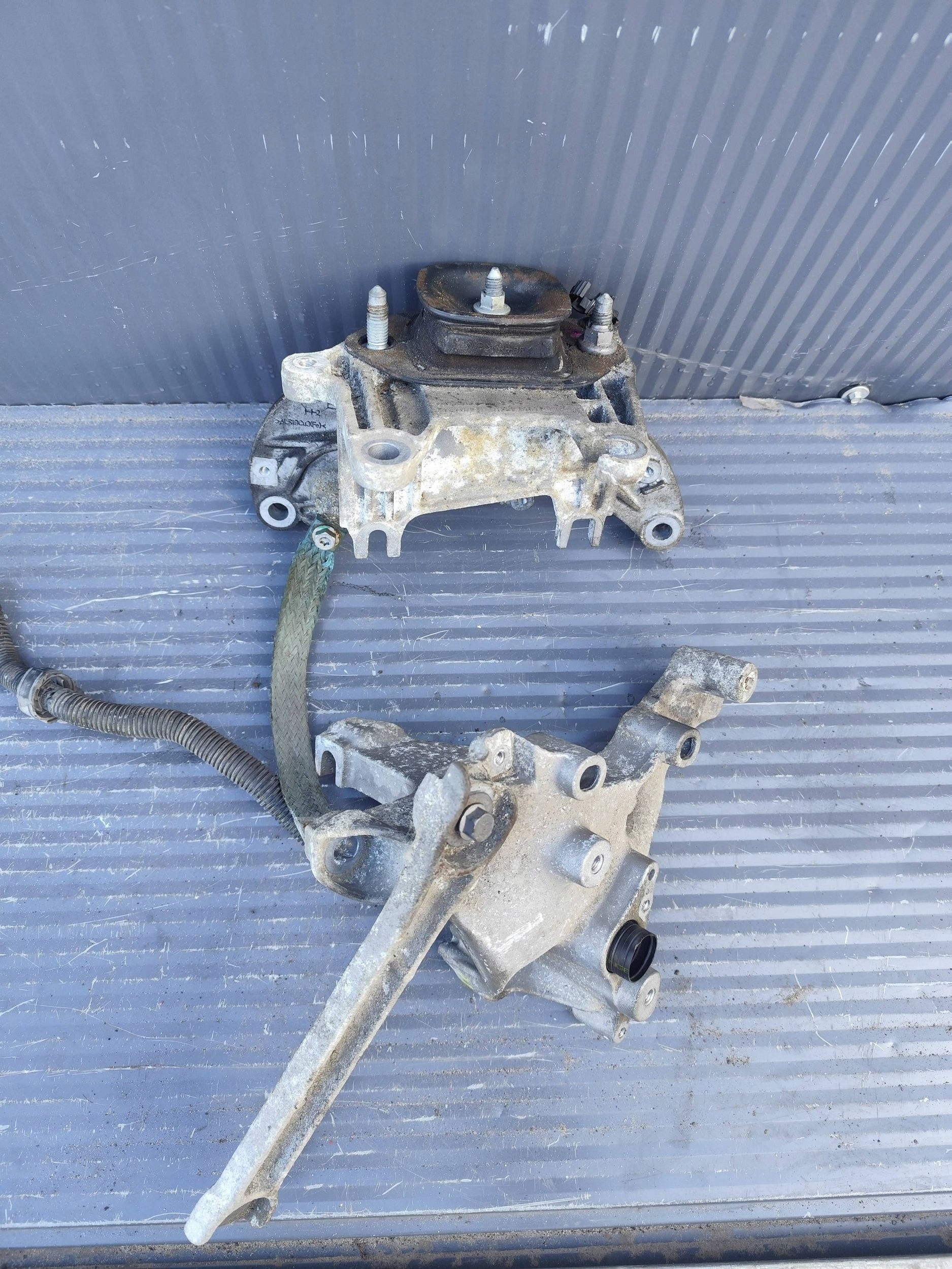 RENAULT TRAFIC III 1.6 DCI Support Support plaque Console Boîte de vitesse Engrenage