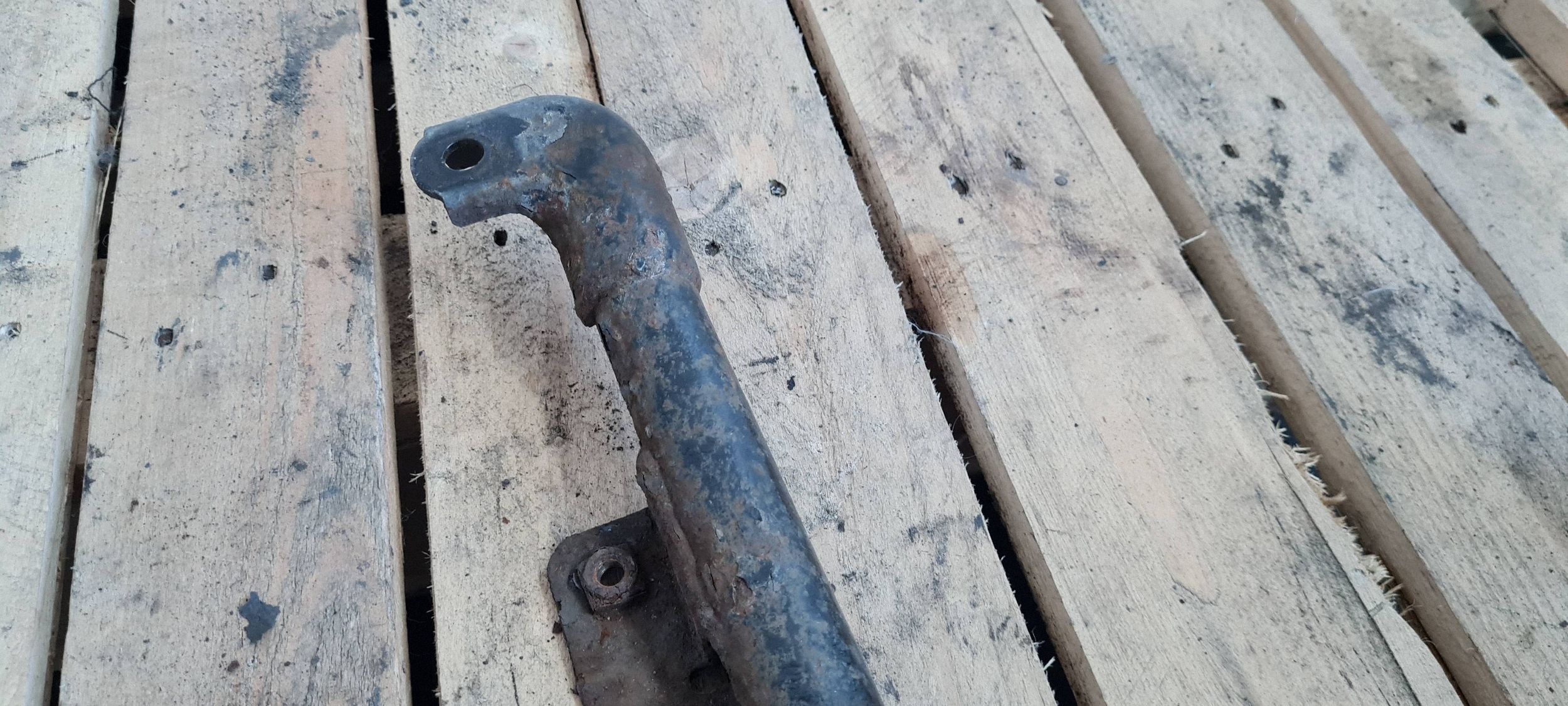 A5 8T LIFT bracket holder holder tanks ADBLUE 8K0131979C A4 B8