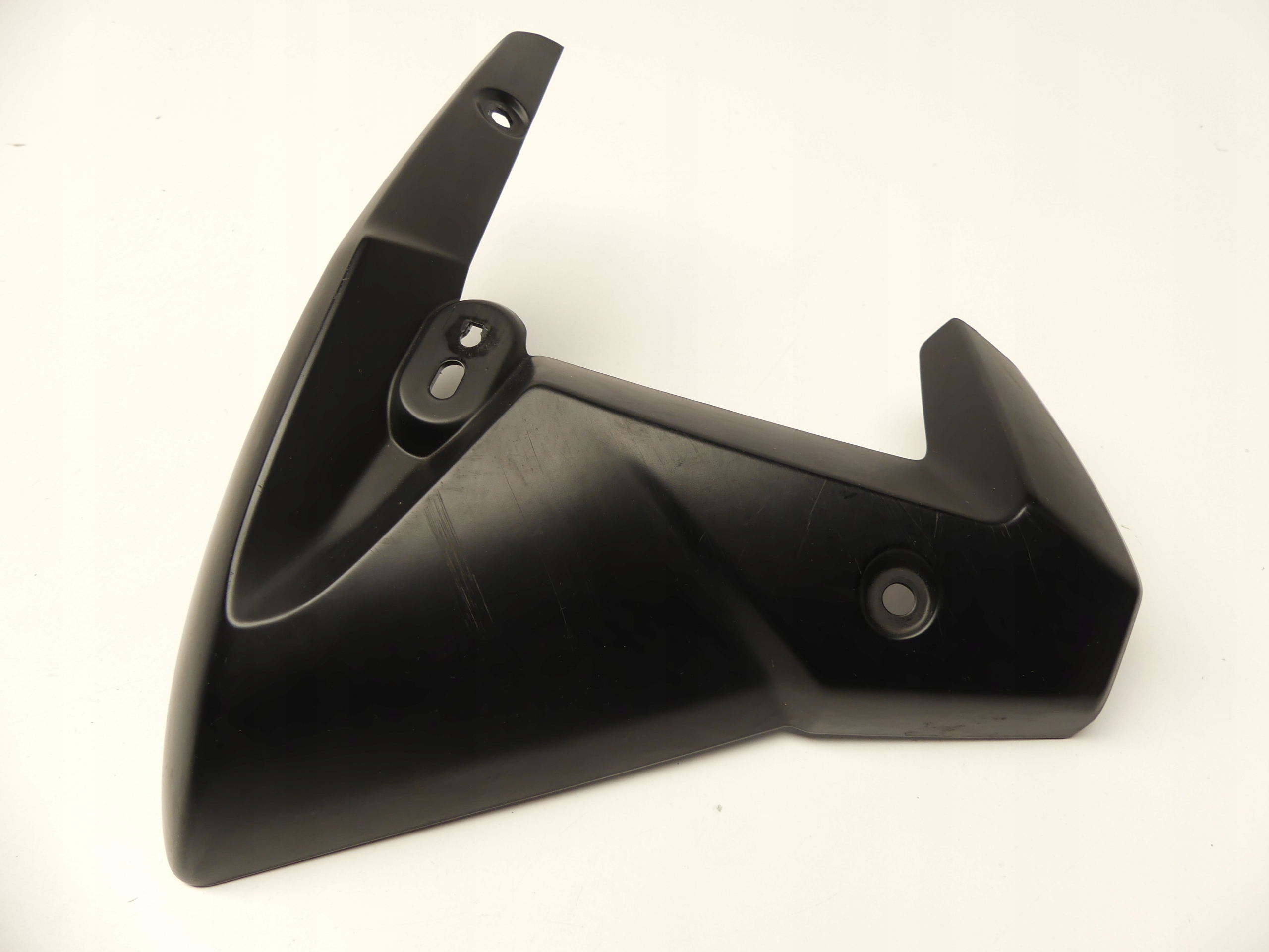 OSŁONA CHŁODNICY BOK OWIEWKA L TRIUMPH STREET TRIPLE 675 R 13-16 Numer katalogowy części T2309061