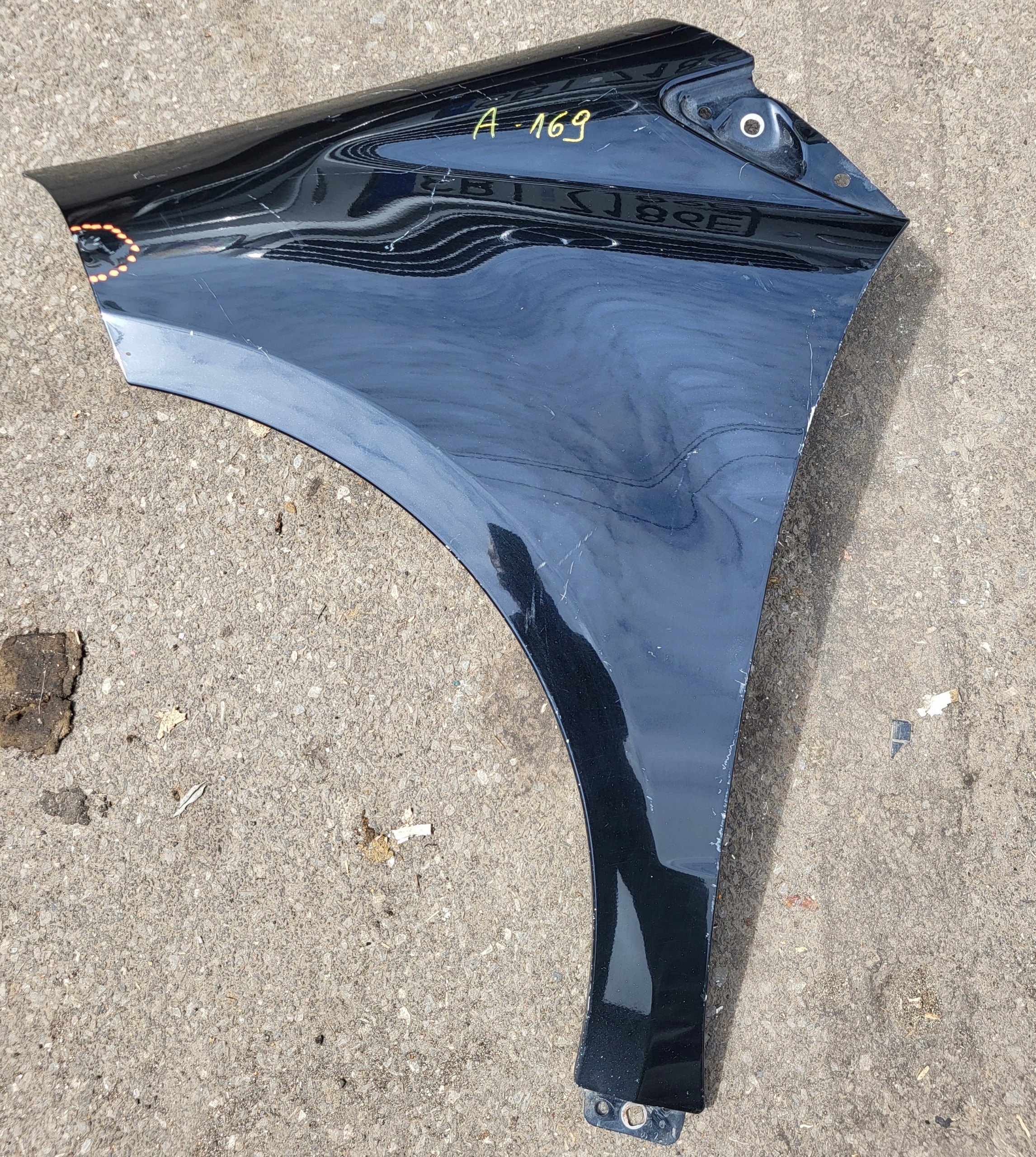fender left front black MERCEDES A-KLASA W169 original