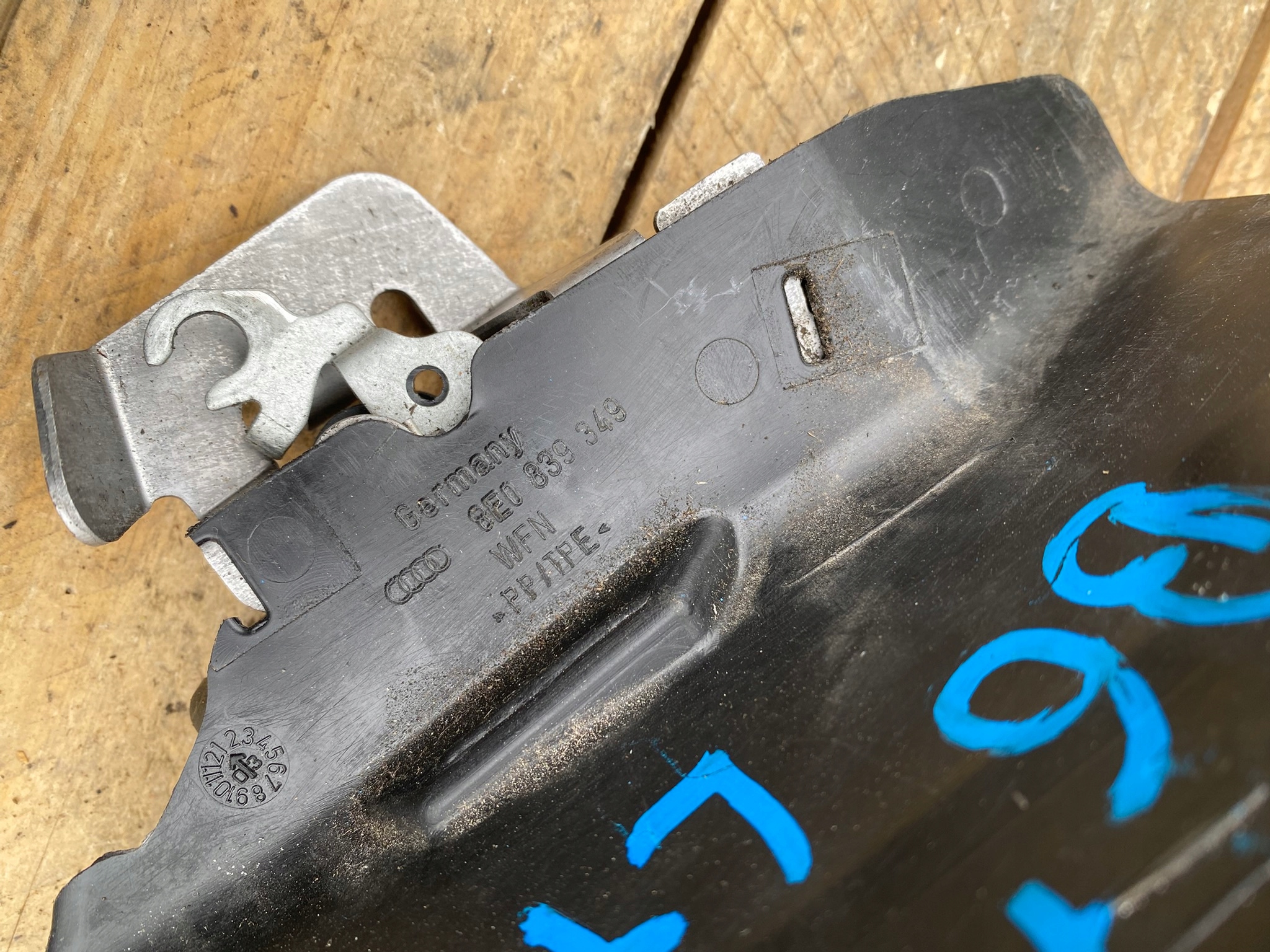 lock door left rear part rear AUDI A4 B6 8E0839349