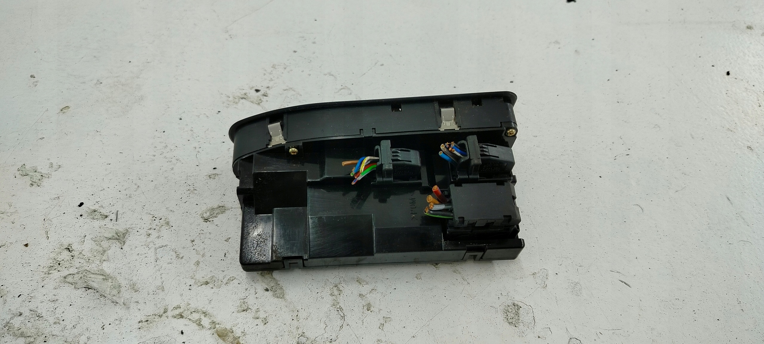 BMW E39 PANEL of the window left front driver´s 8368966