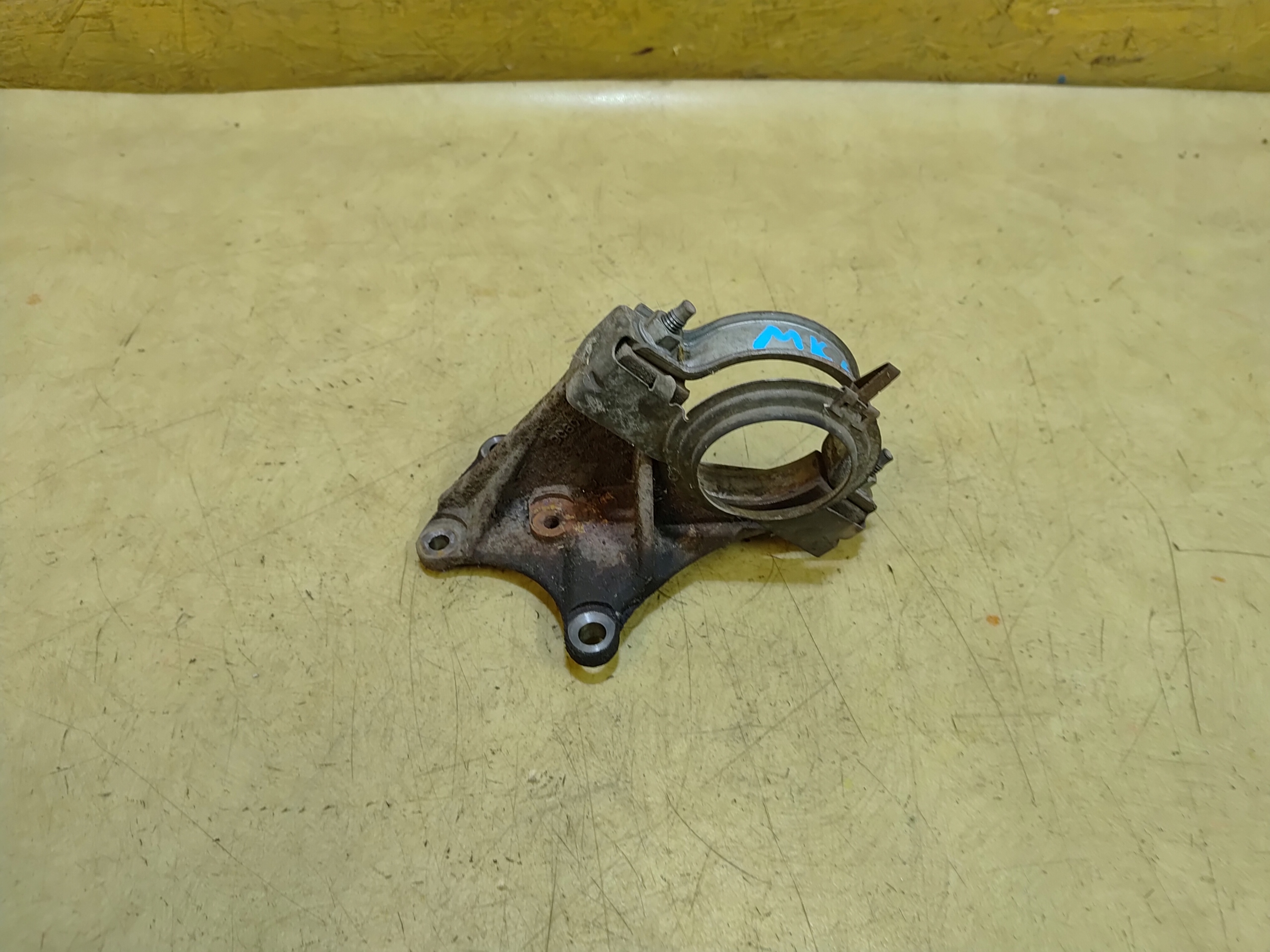 FIESTA MK6 1.3 PODPORA PÓŁOSI 03-08