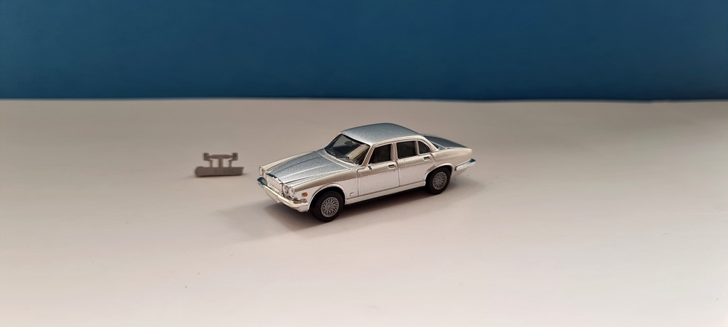 Herpa 430814 Jaguar Xj 6, stříbrná metalíza