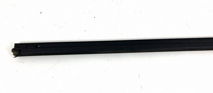 Chrysler Pacifica 2018-25 zbierak gasket windows right front