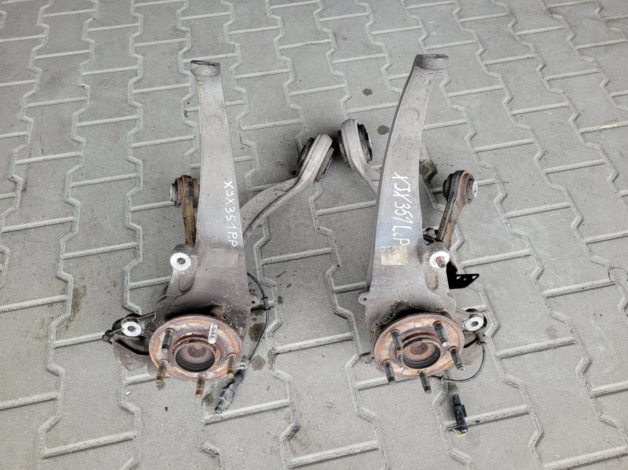 swing front front left right arm JAGUAR XJ IV X351 3.0D