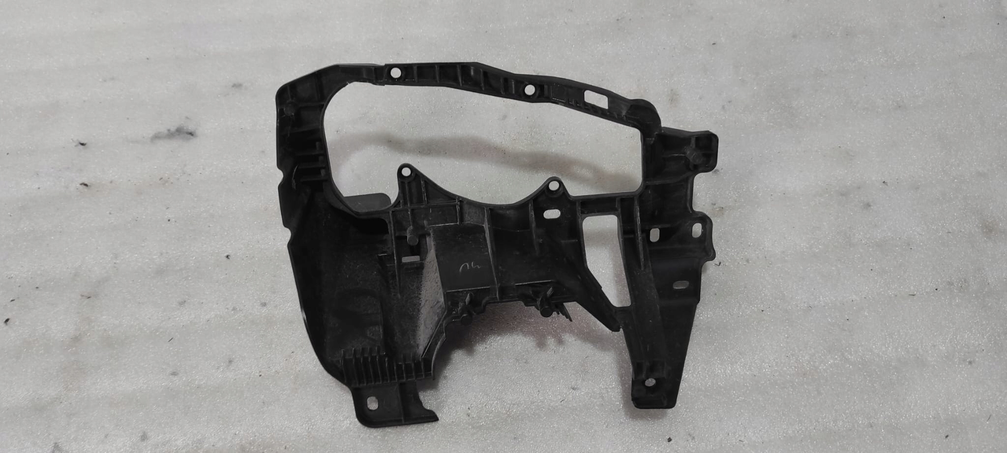 suzuki VITARA галоген левая комплектный год 2022