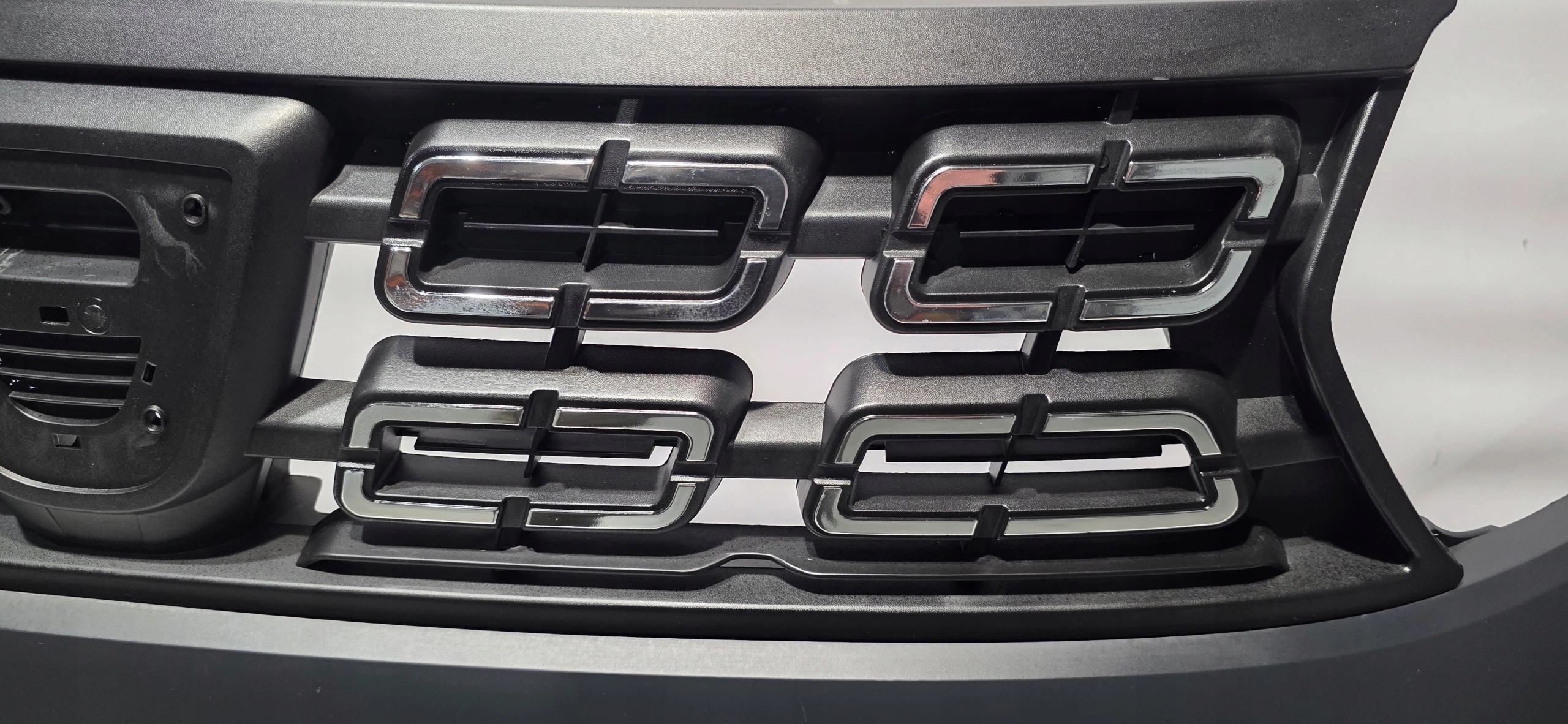front bumper grille DACIA DUSTER II 17- original 620221776R