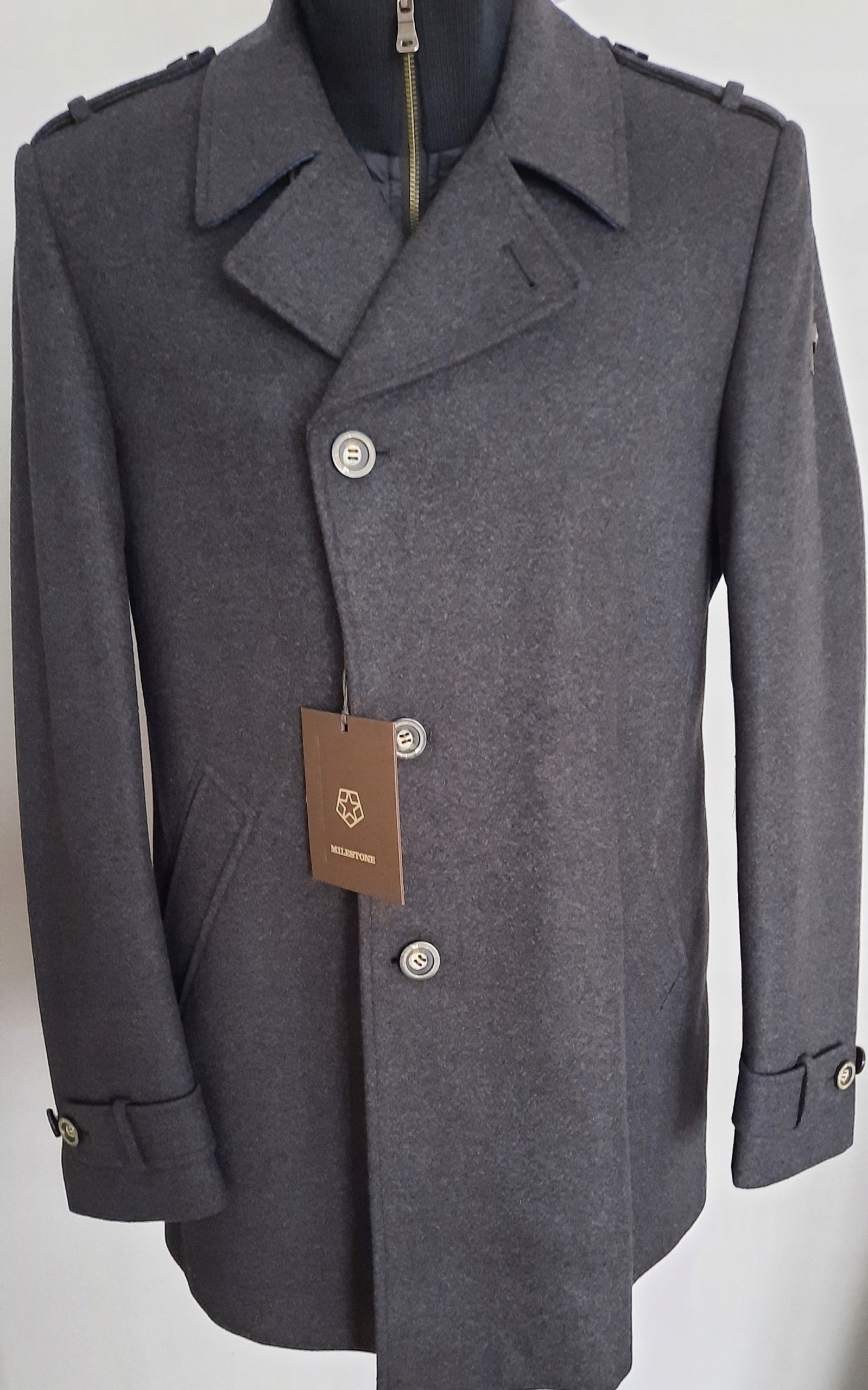 Klasický pánský kabát Milestone vel. 102
