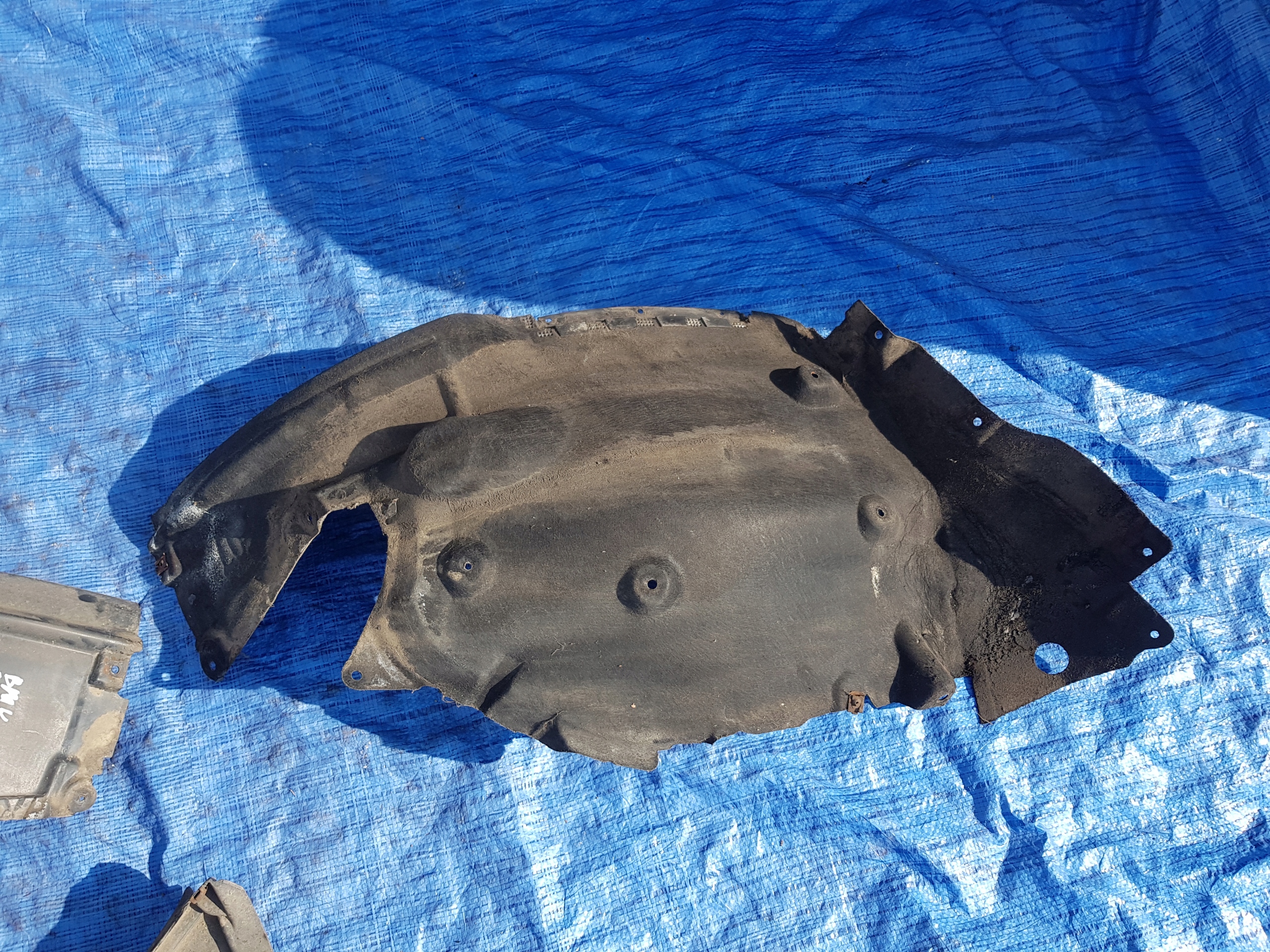 mudguard front right BMW 5 GT F07 7193494 7193510