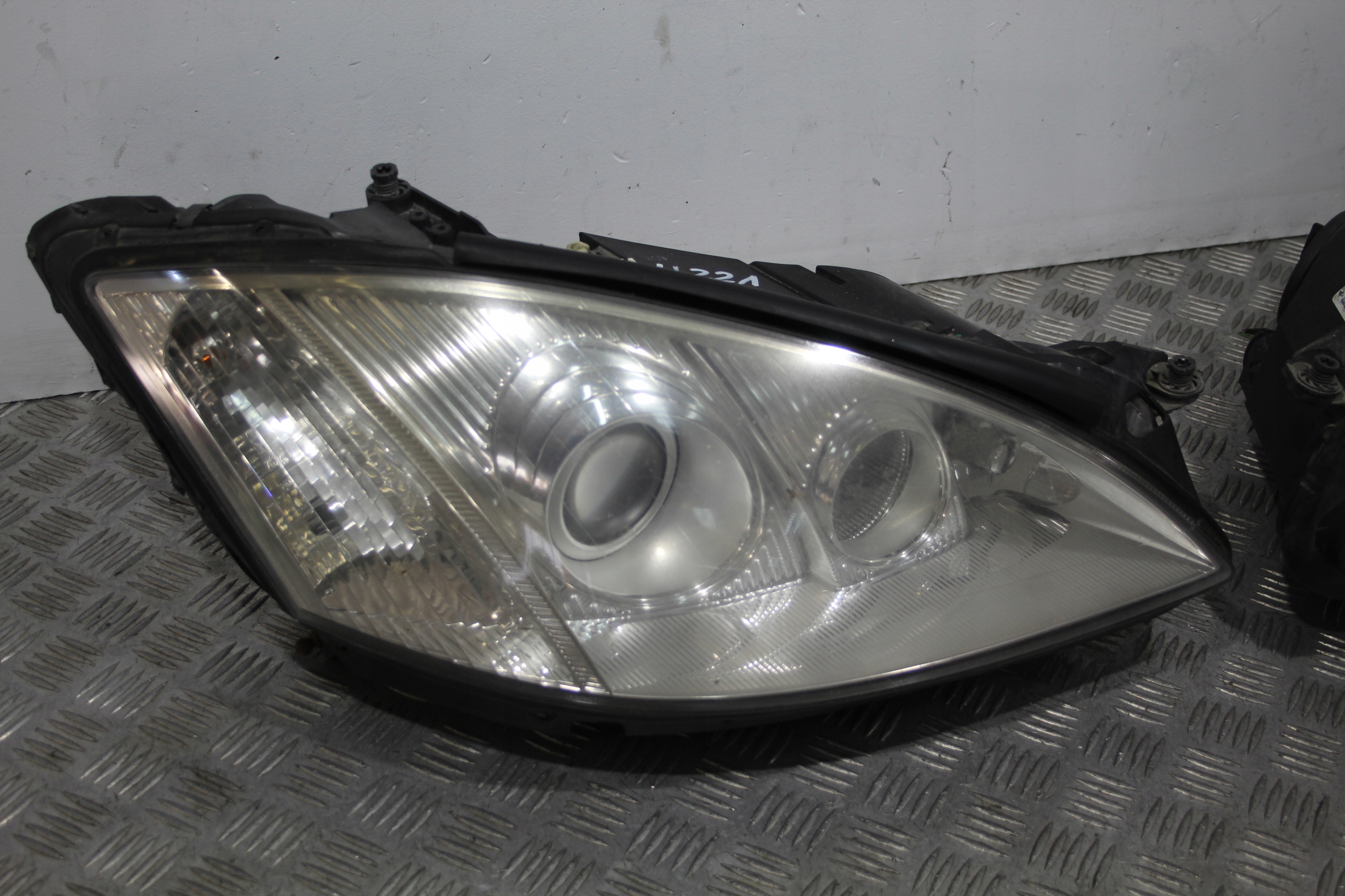 lights front XENONY S-KLASA W221 A2218200761