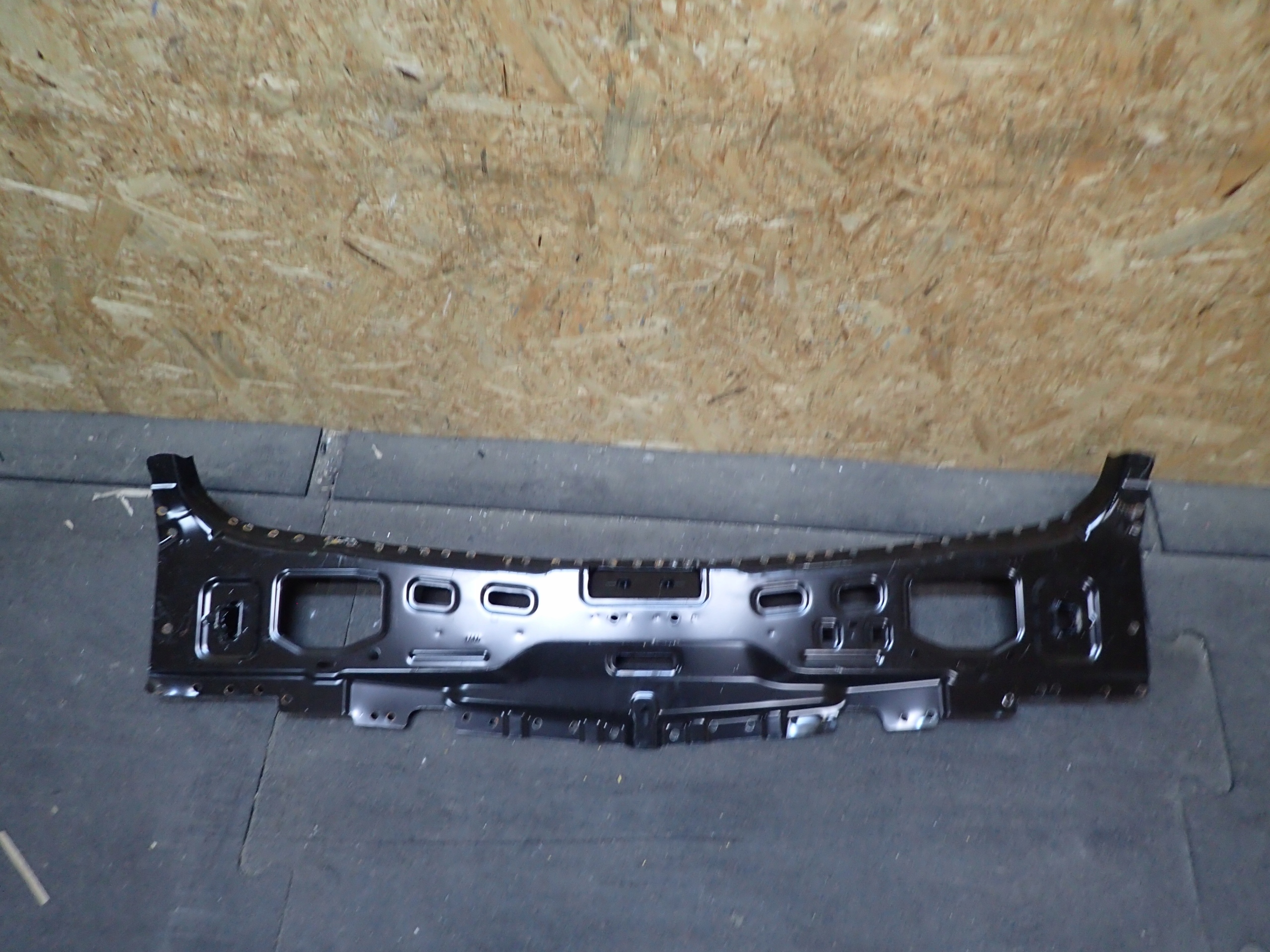 PAS TYŁ BMW II 2 F22 COUPE 1345A54753