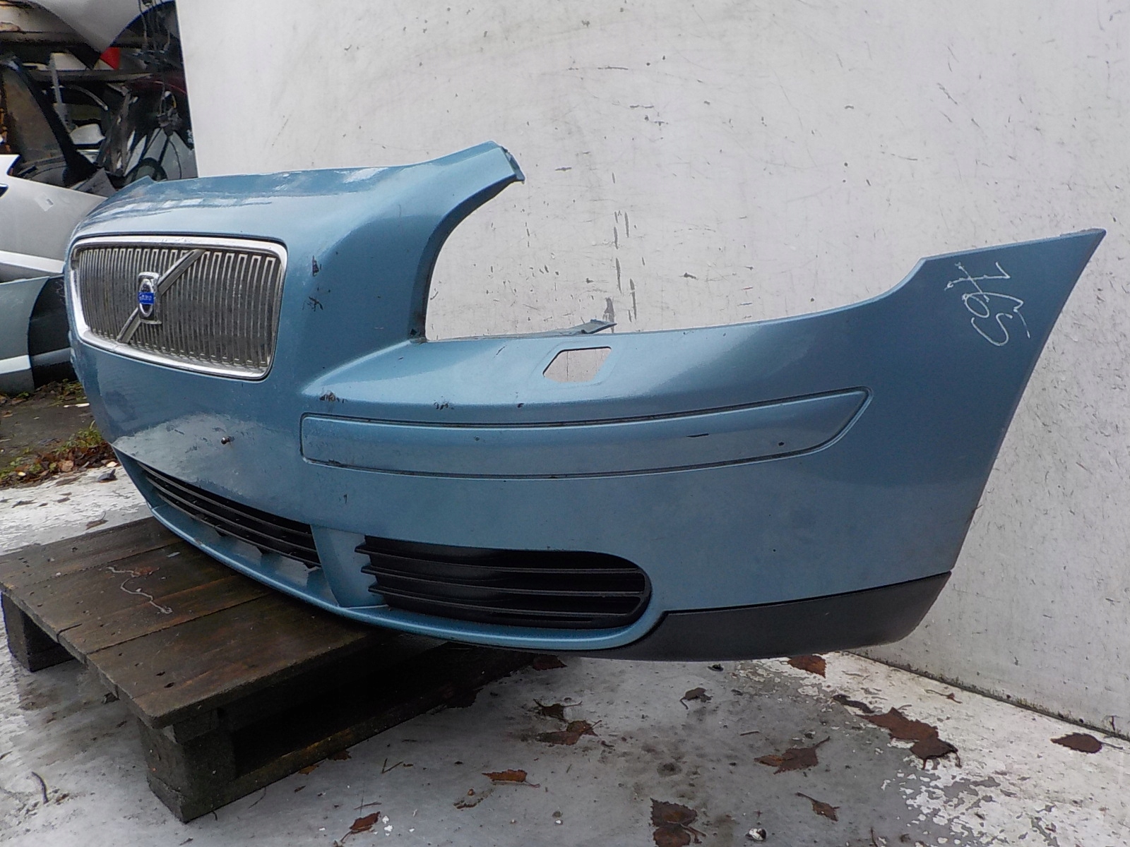 765 VOLVO S40 II V50 nárazník předek přední