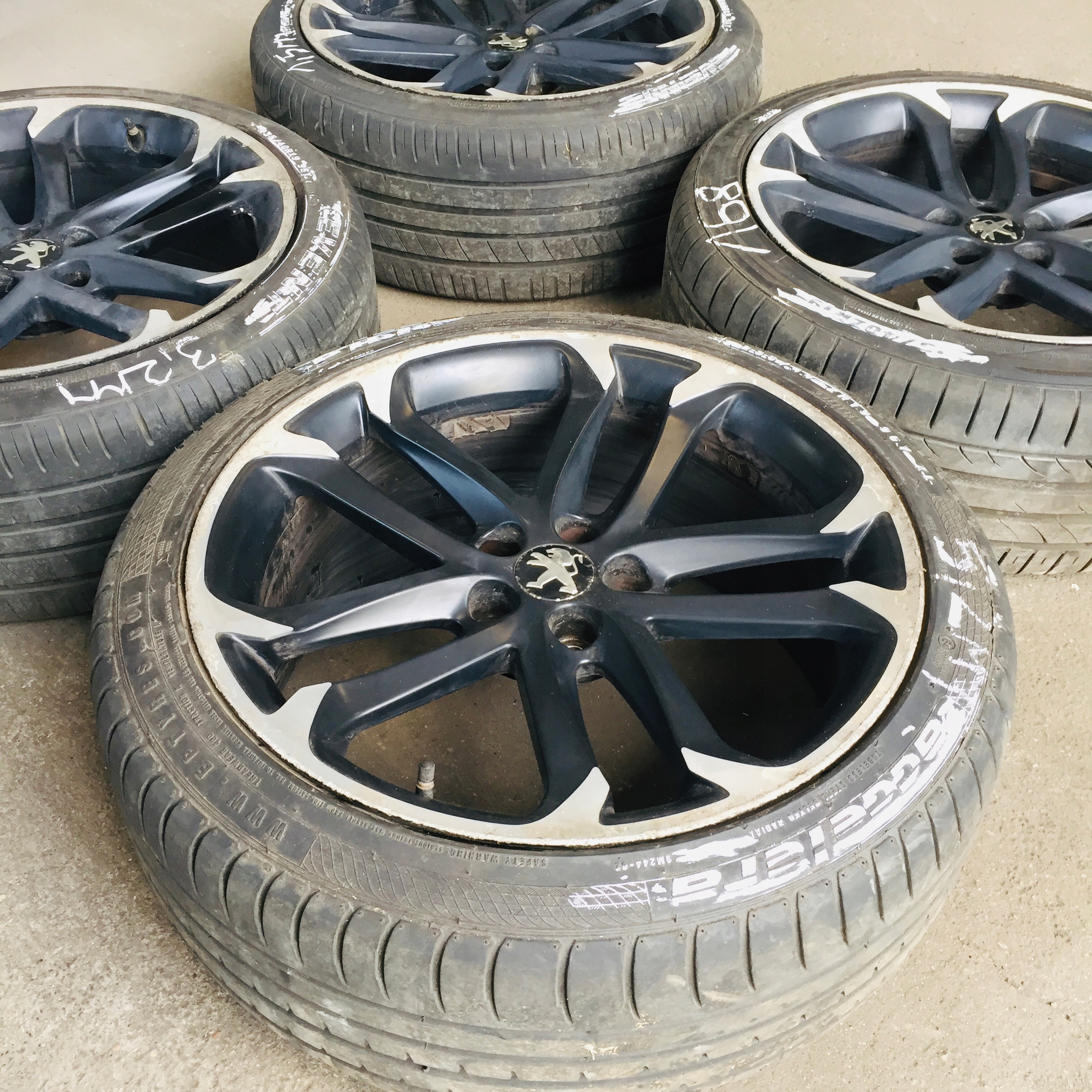 FELGI ALUMINIOWE 19 CALI PEUGEOT RCZ KOMPLET #42 Typ samochodu Samochody osobowe