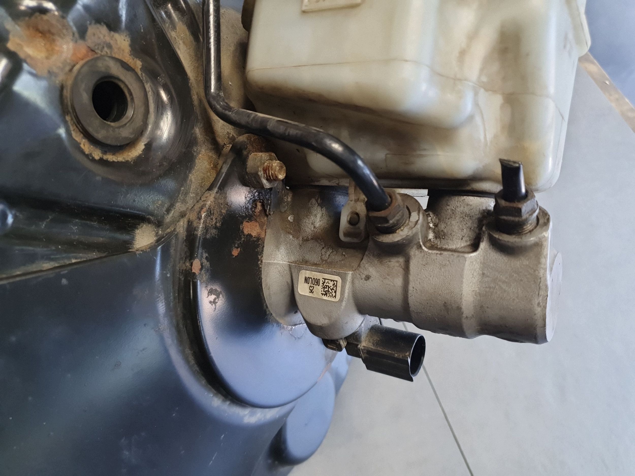 Volkswagen PASSAT CC servo brake pump 3C1614105AQ