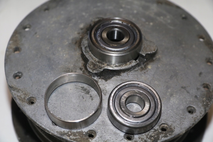 OŚ OŚKA PRZÓD KOMAR NA ŁOŻYSKA ZAMIANA Z WIANKÓW Producent inny