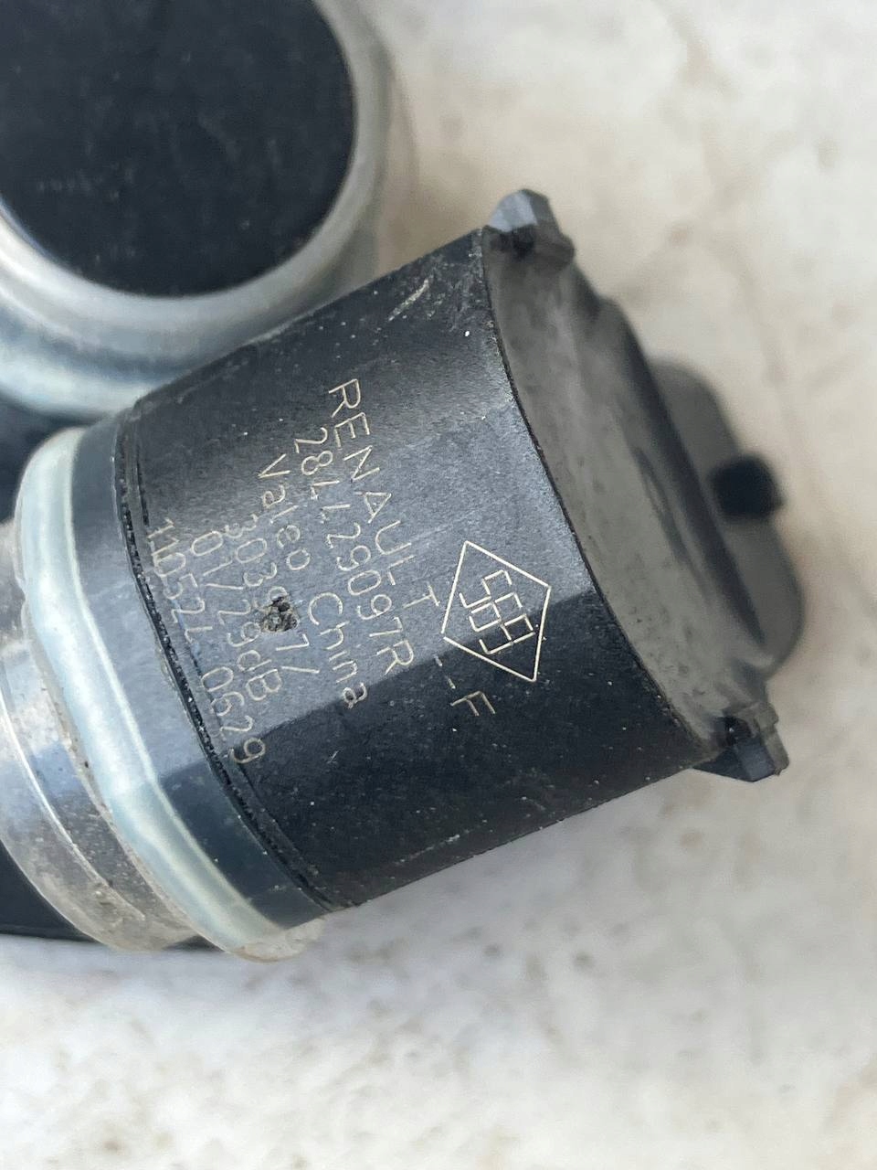 sensor PDC RENAULT ARKANA rear part front 284429097R